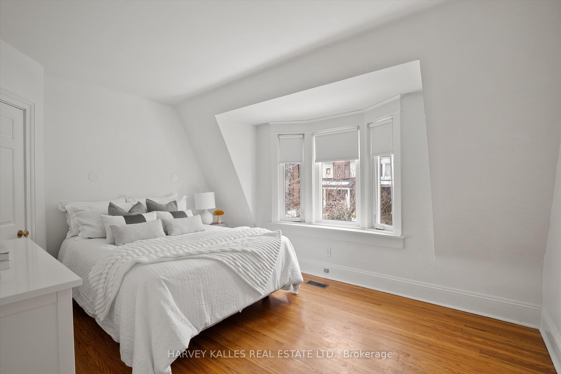 Photo 17 of 317 Bain Avenue, Toronto, Blake-Jones — HOMEH