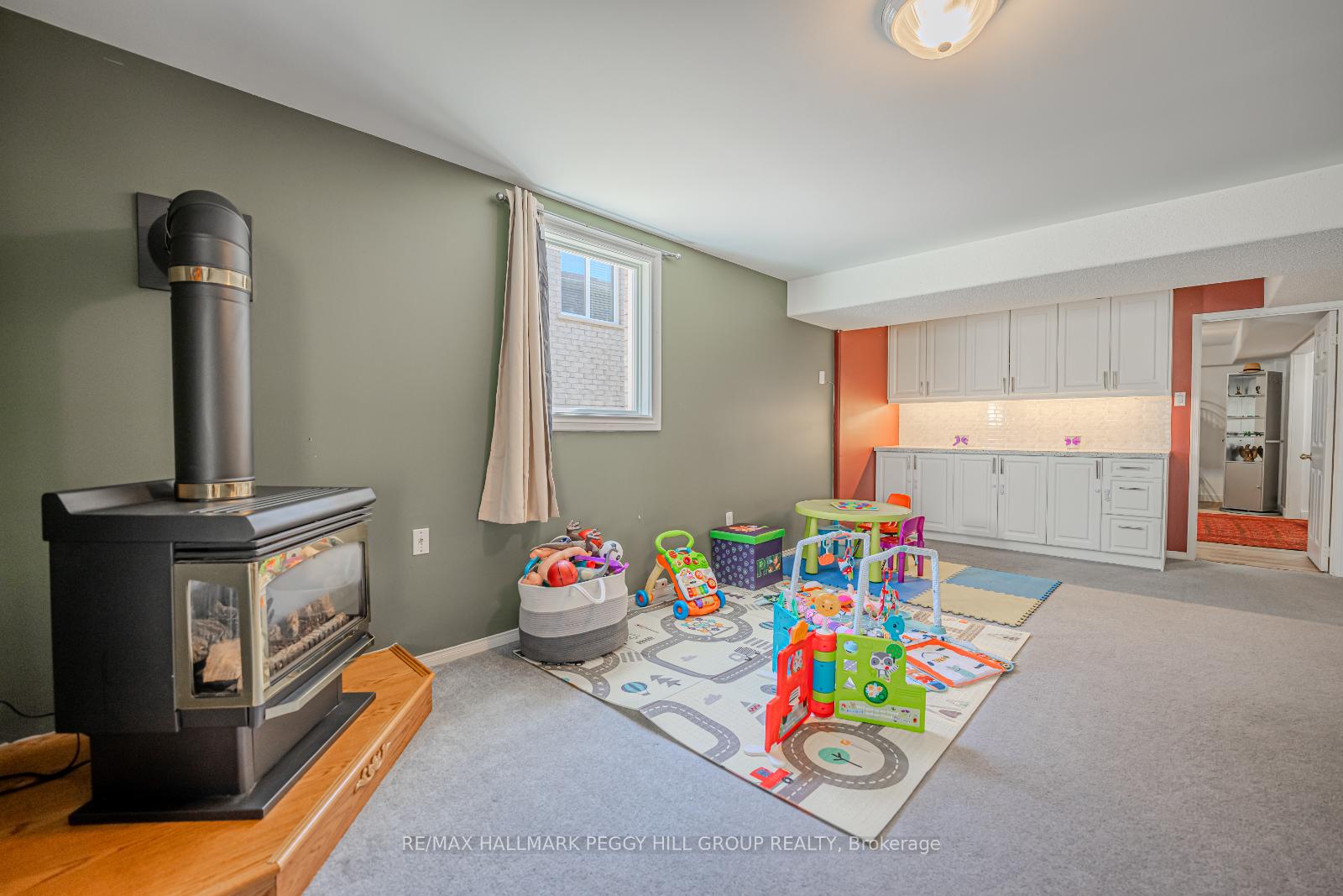 Photo 12 of 156 Mapleton Avenue, Barrie, Holly — HOMEH