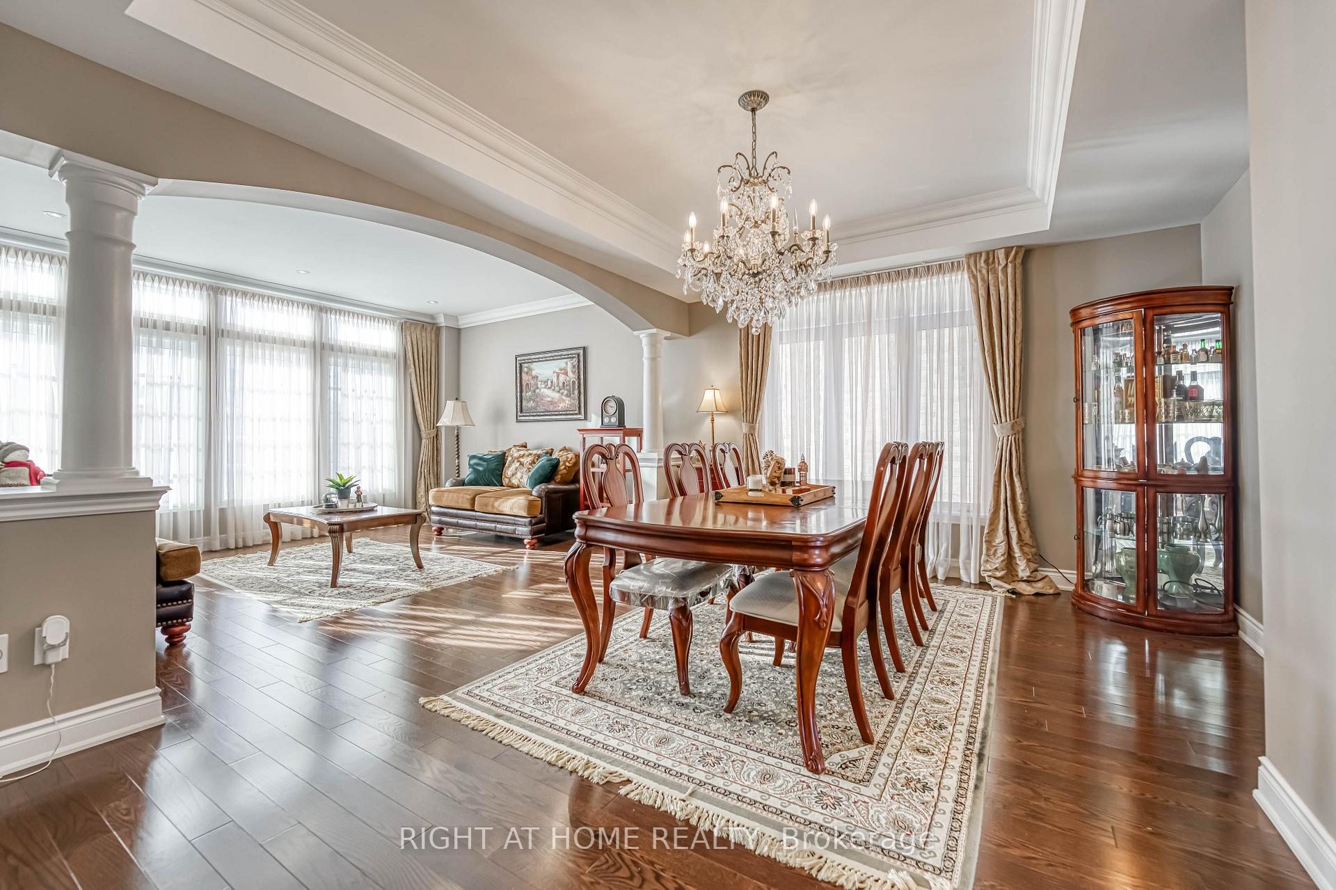 Photo 6 of 165 Wallenberg Drive, Vaughan, Maple — HOMEH