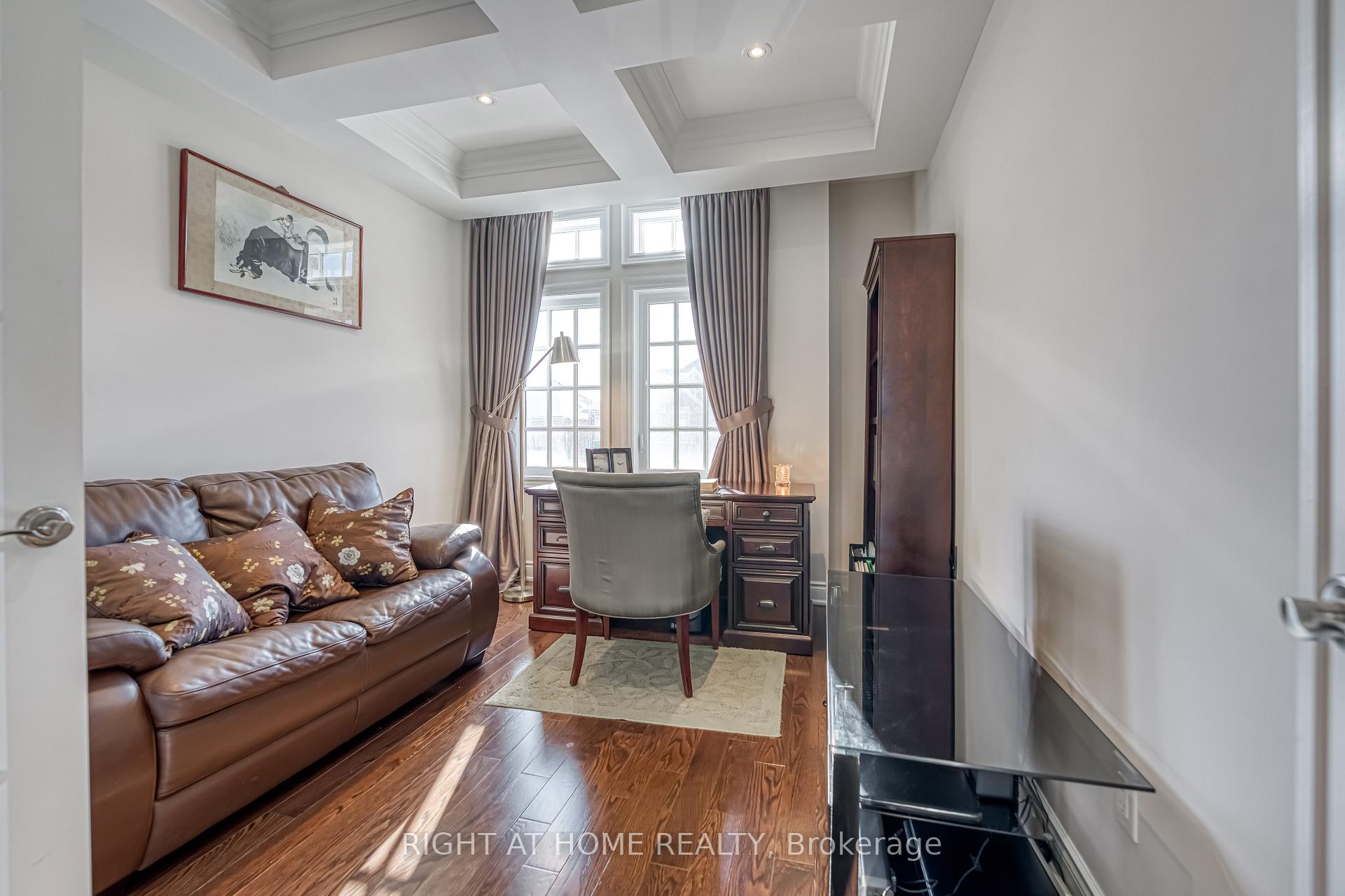Photo 7 of 165 Wallenberg Drive, Vaughan, Maple — HOMEH