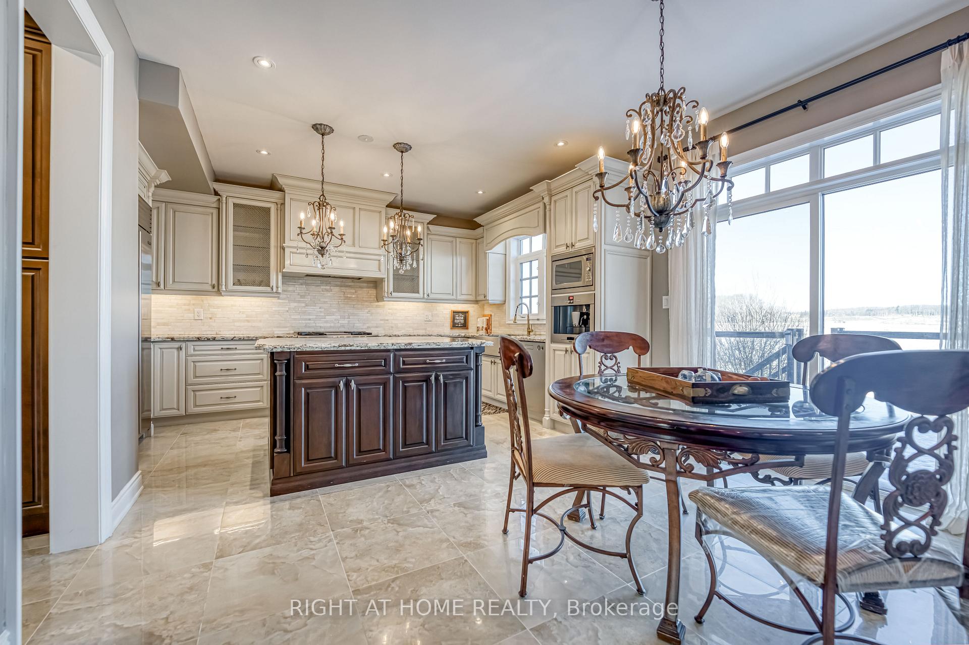 Photo 8 of 165 Wallenberg Drive, Vaughan, Maple — HOMEH
