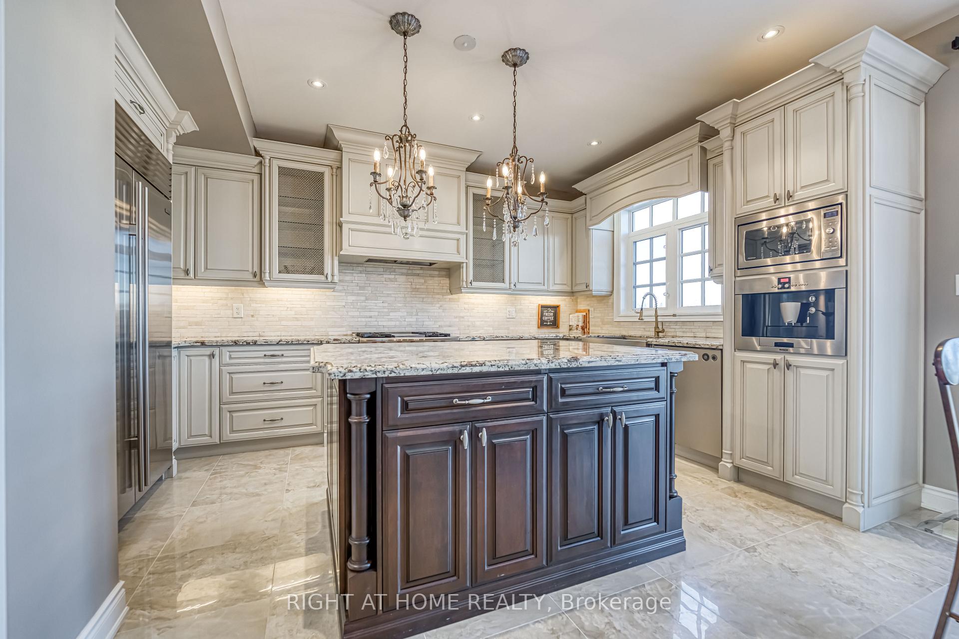 Photo 9 of 165 Wallenberg Drive, Vaughan, Maple — HOMEH