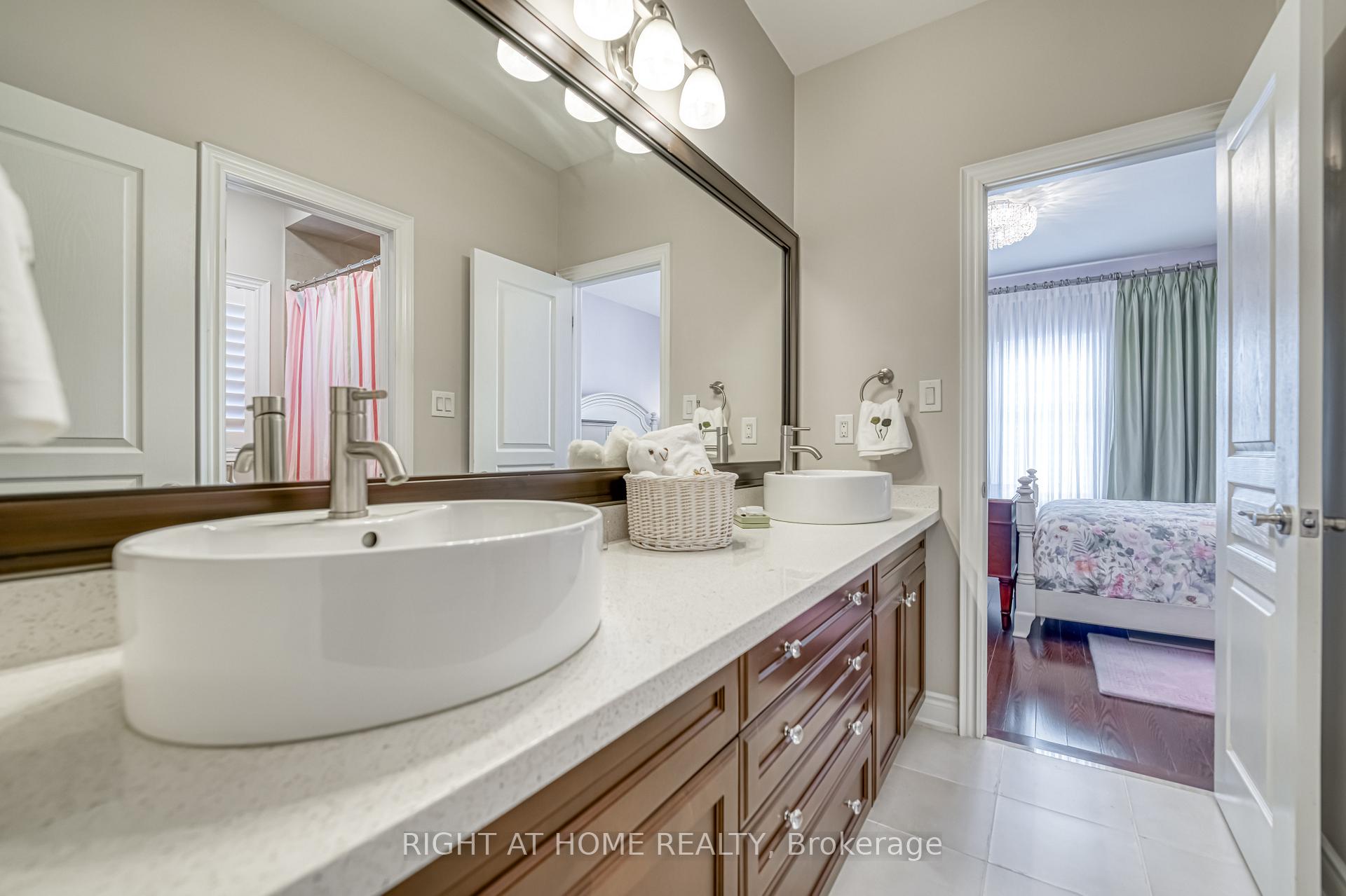 Photo 18 of 165 Wallenberg Drive, Vaughan, Maple — HOMEH