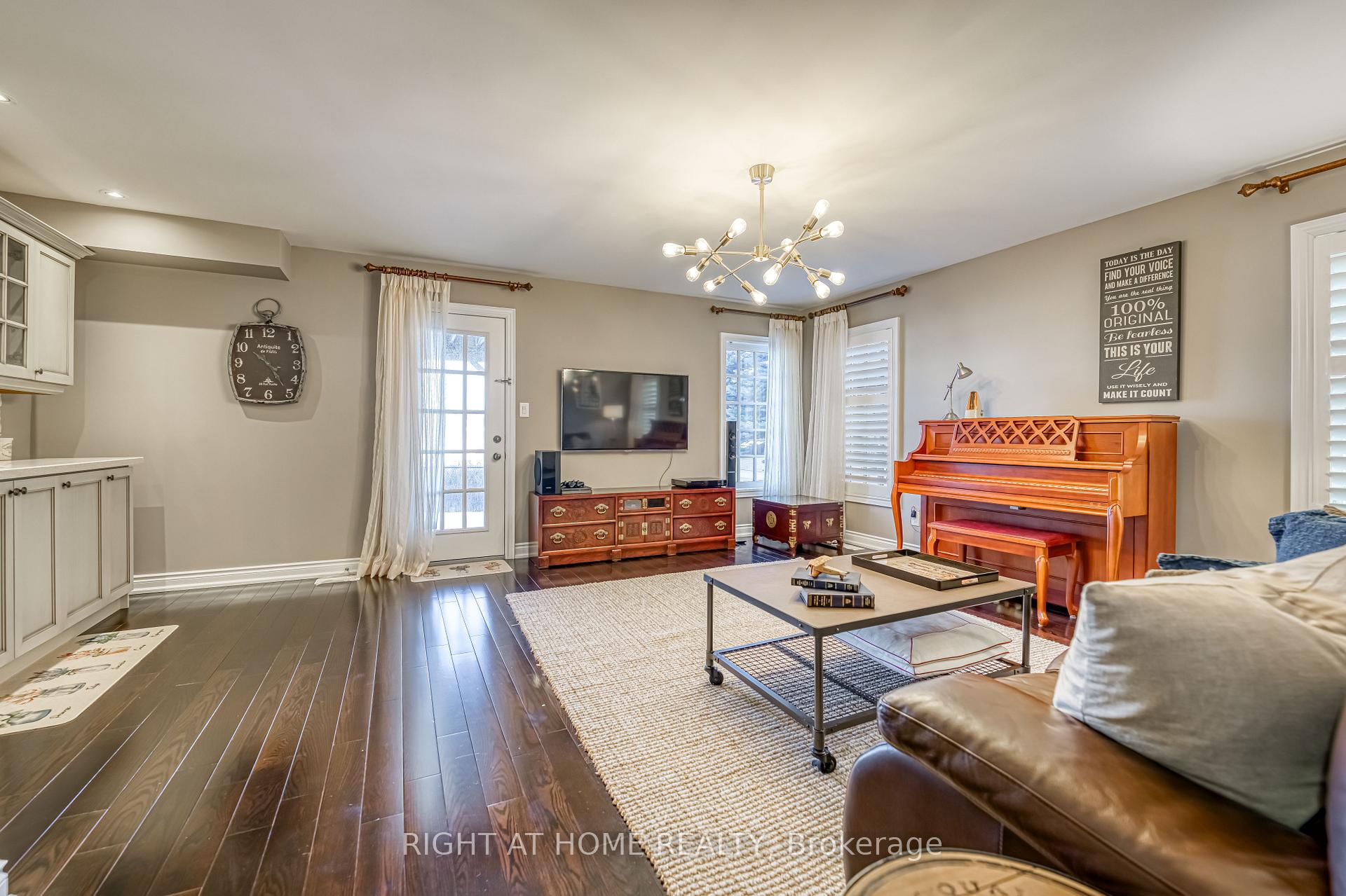 Photo 23 of 165 Wallenberg Drive, Vaughan, Maple — HOMEH