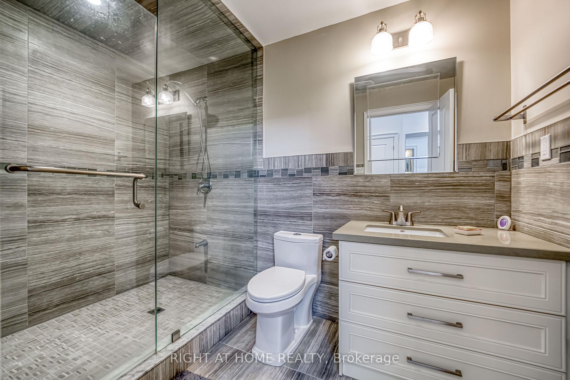 Photo 33 of 165 Wallenberg Drive, Vaughan, Maple — HOMEH