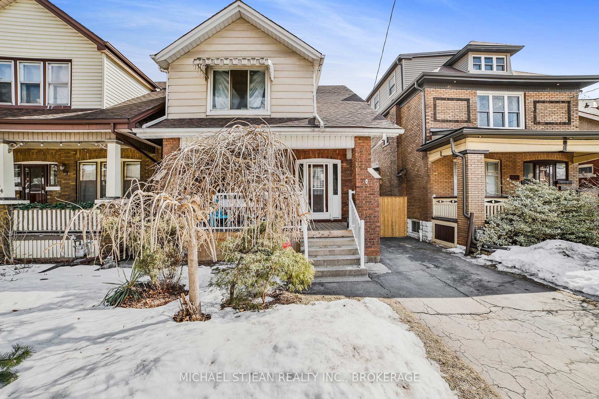 Photo 3 of 102 Balmoral Avenue N, Hamilton, Crown Point — HOMEH
