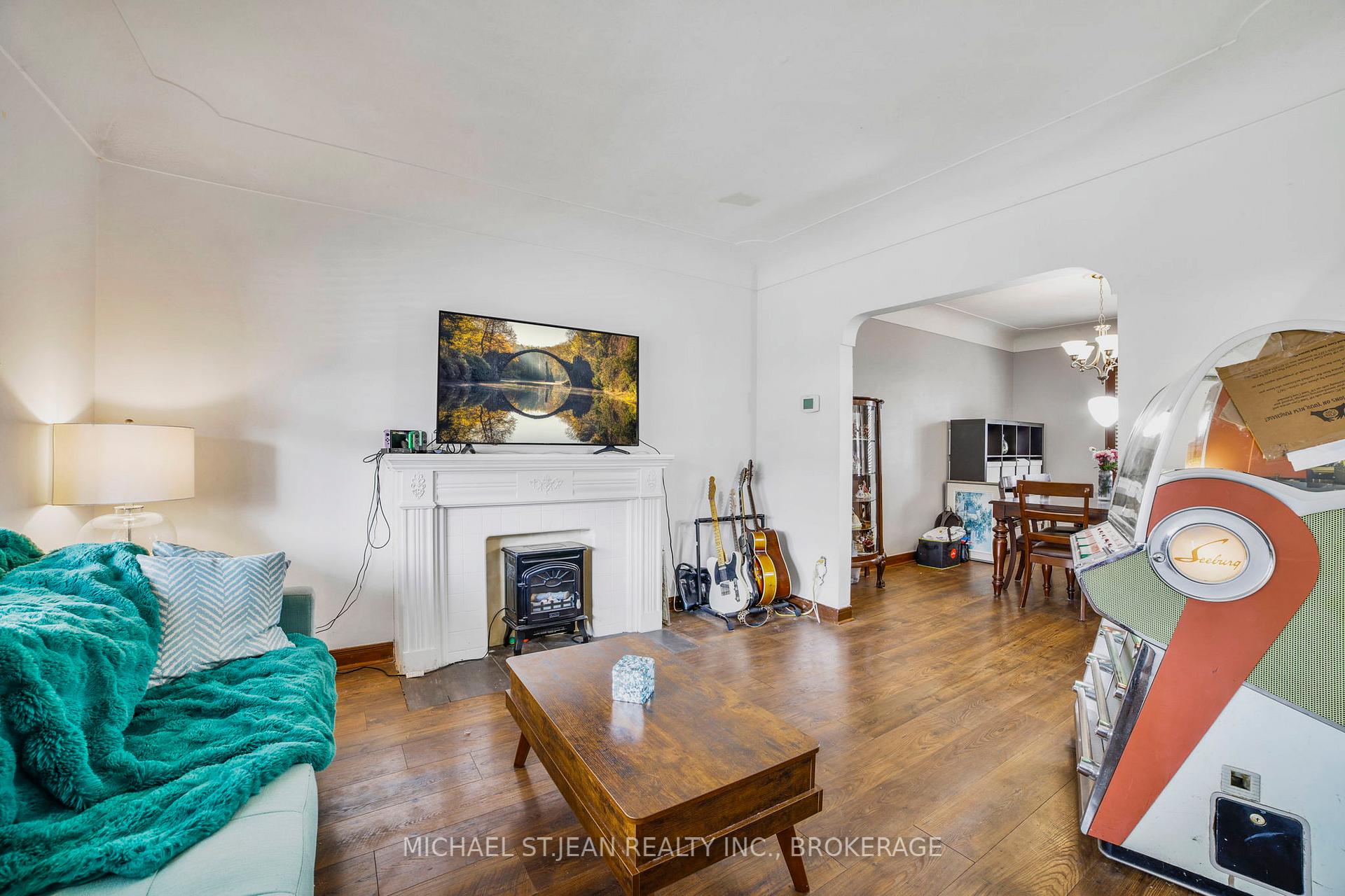 Photo 7 of 102 Balmoral Avenue N, Hamilton, Crown Point — HOMEH