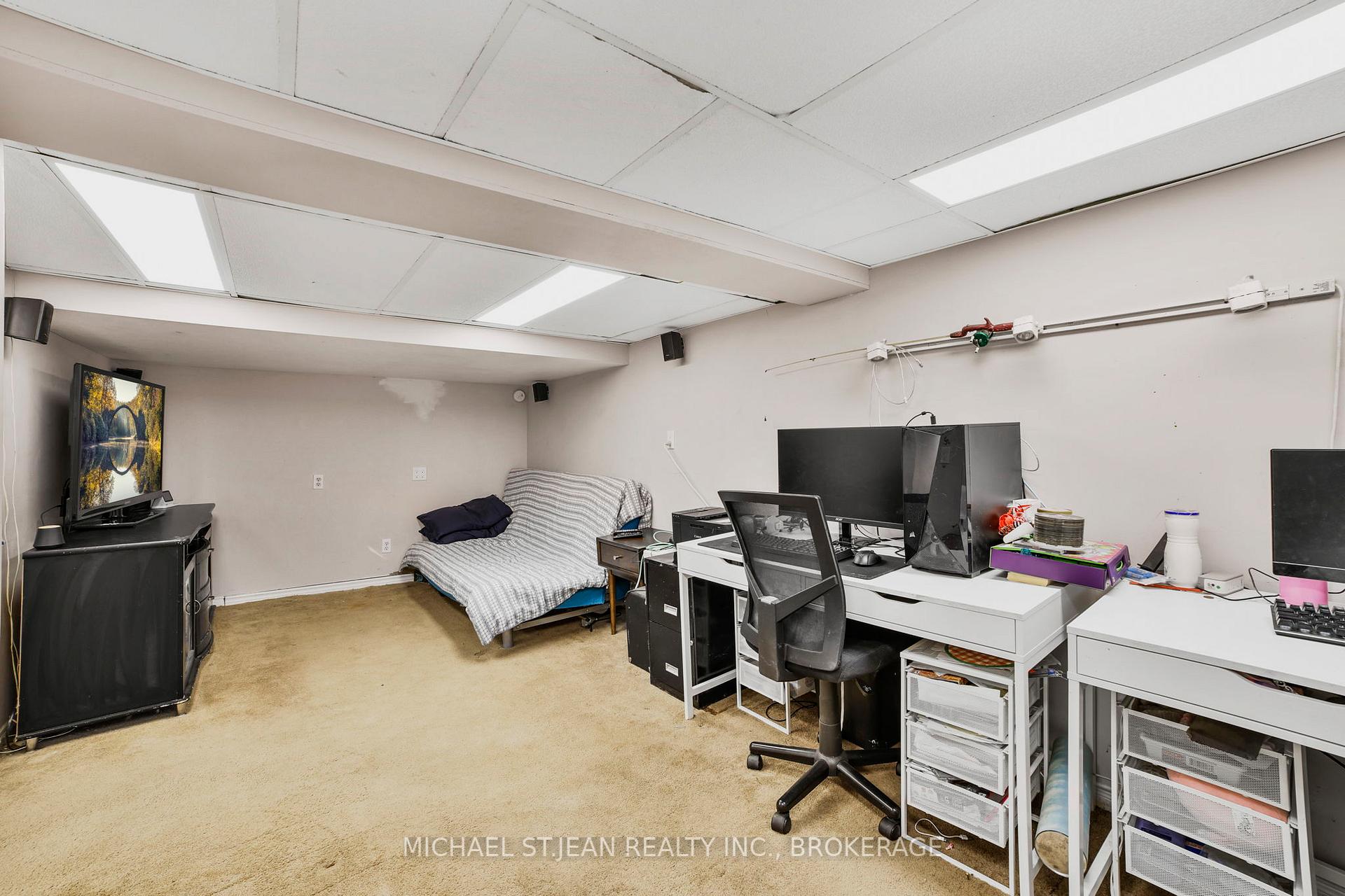 Photo 27 of 102 Balmoral Avenue N, Hamilton, Crown Point — HOMEH