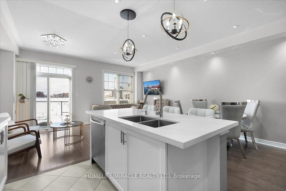 Photo 11 of 4 Hogan Manor Drive, Brampton, Northwest Brampton — HOMEH