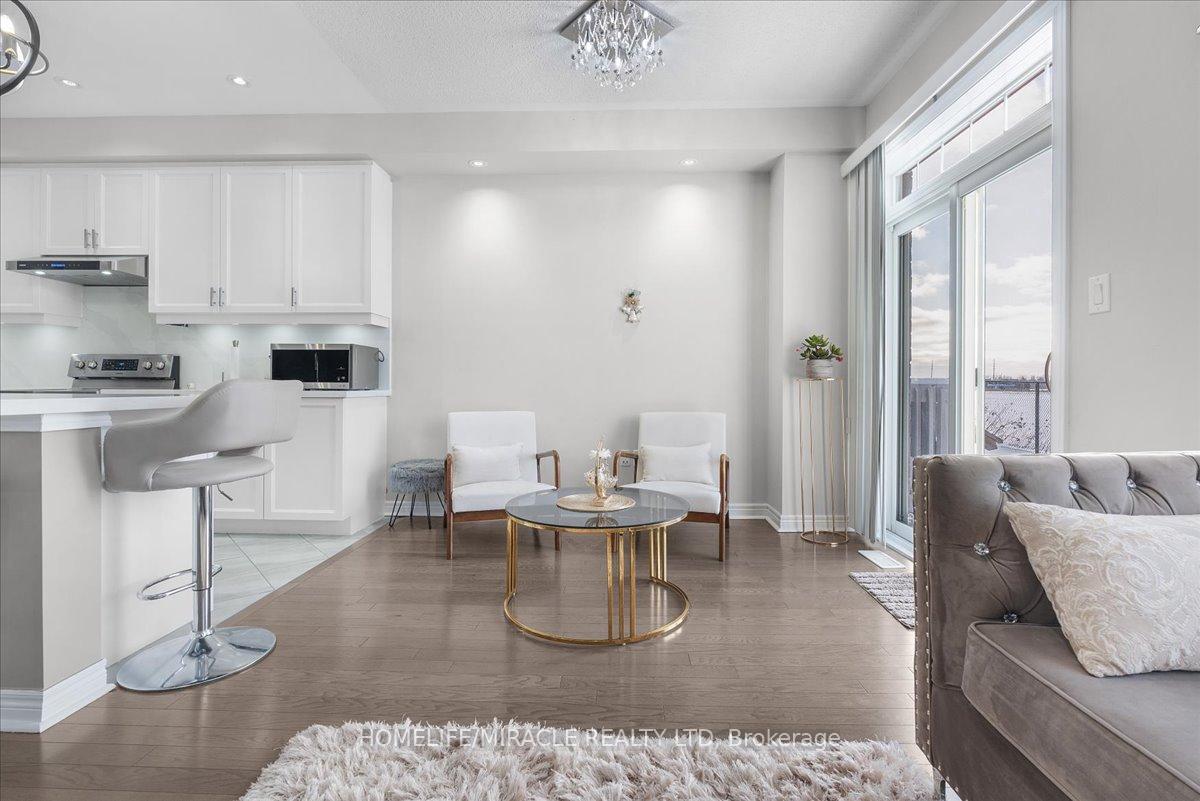 Photo 14 of 4 Hogan Manor Drive, Brampton, Northwest Brampton — HOMEH