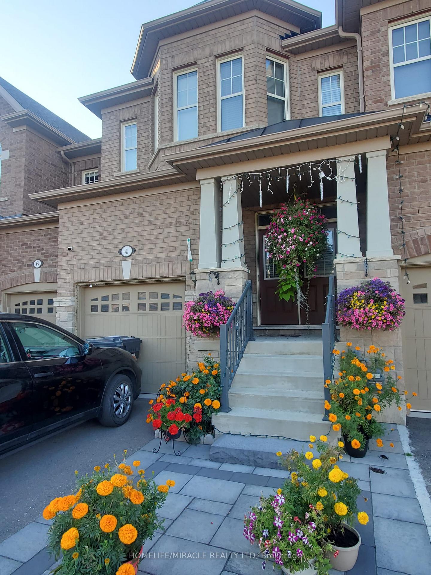 Photo 2 of 4 Hogan Manor Drive, Brampton, Northwest Brampton — HOMEH