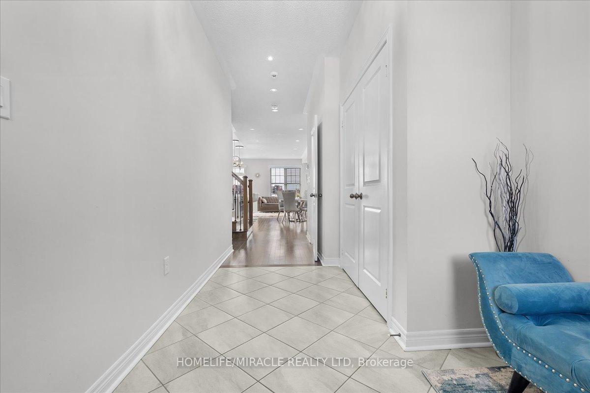 Photo 25 of 4 Hogan Manor Drive, Brampton, Northwest Brampton — HOMEH