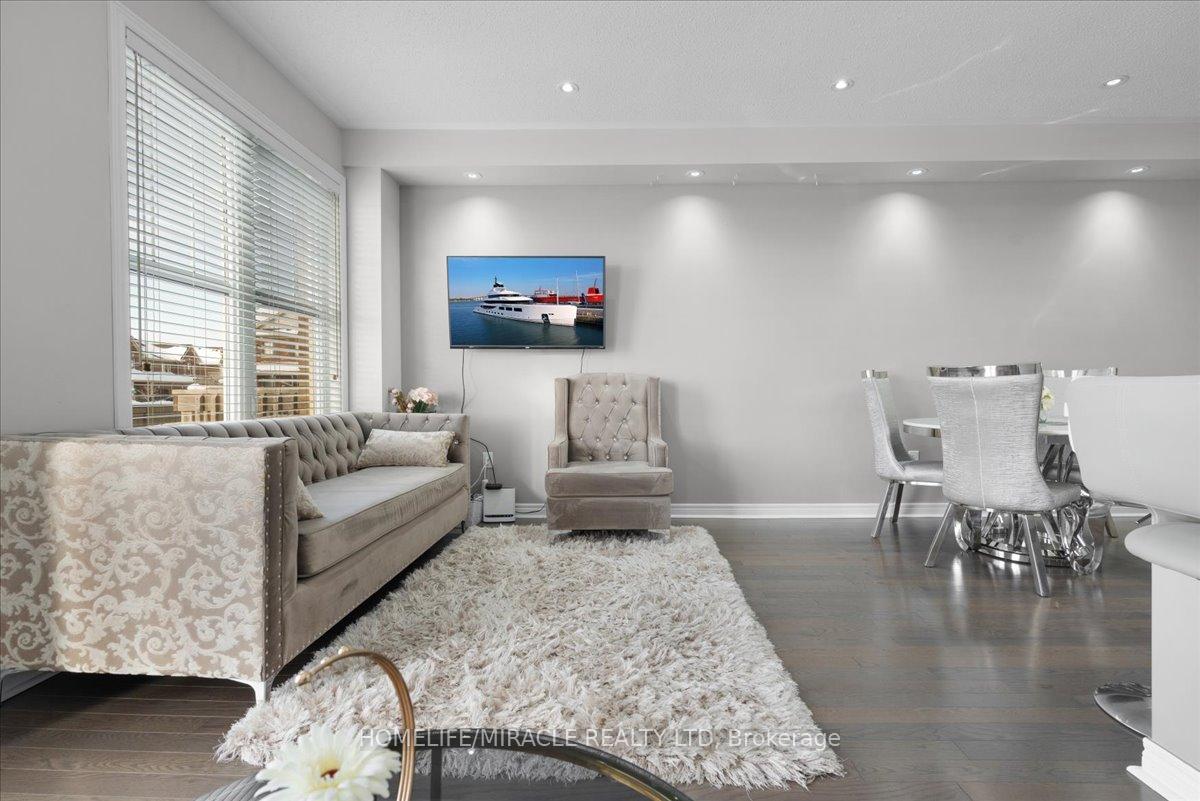 Photo 34 of 4 Hogan Manor Drive, Brampton, Northwest Brampton — HOMEH