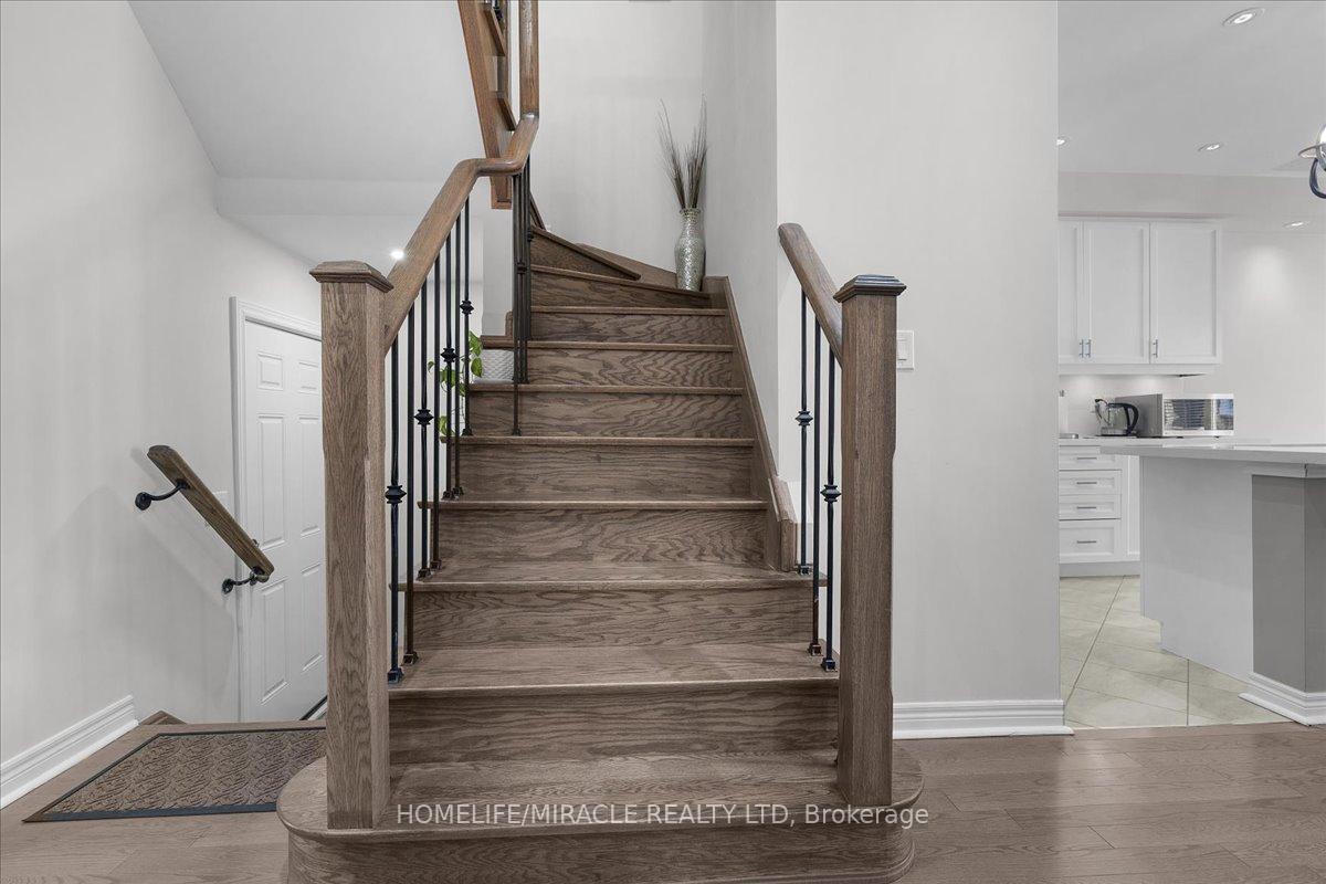 Photo 39 of 4 Hogan Manor Drive, Brampton, Northwest Brampton — HOMEH