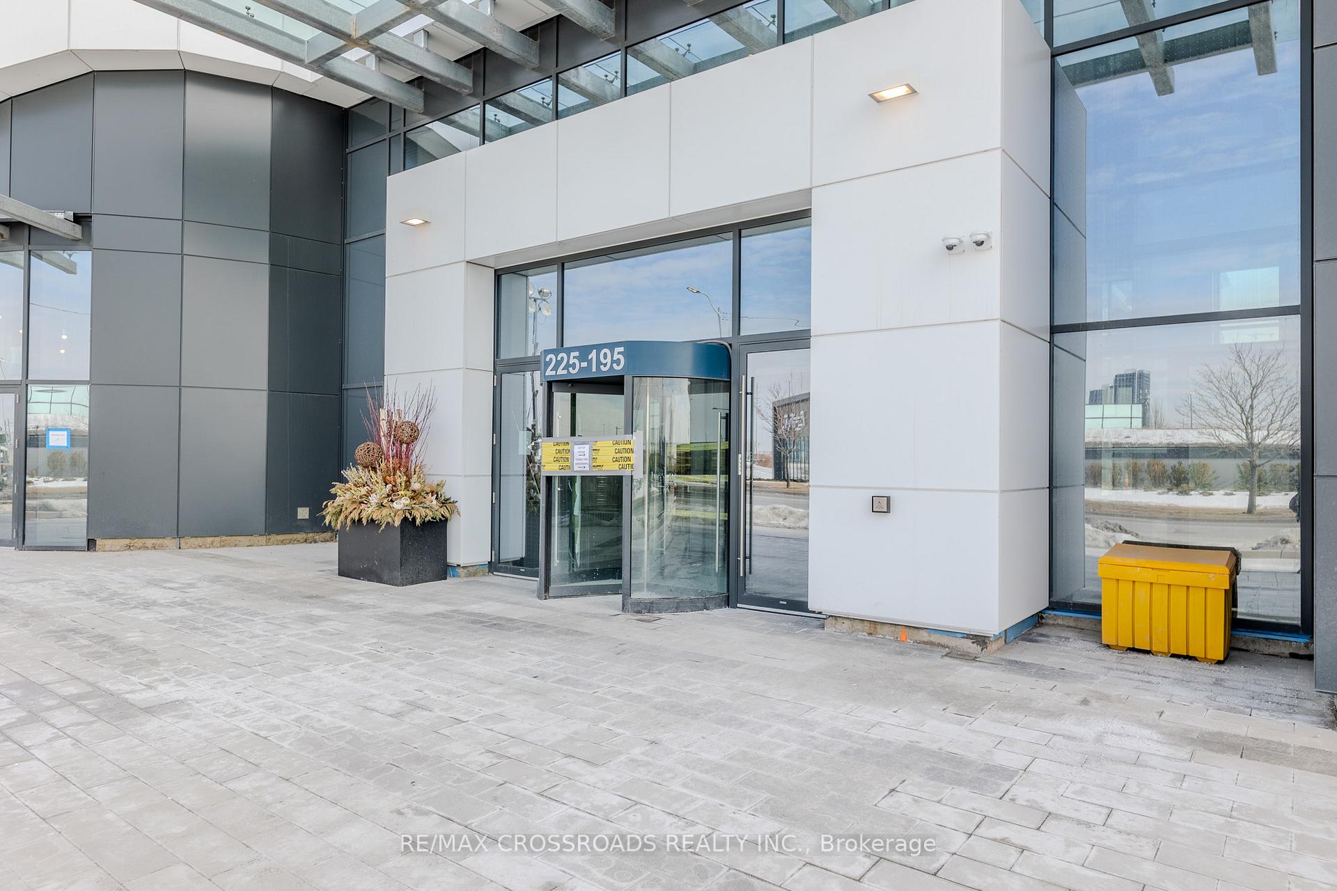 Photo 2 of Unit 702, 225 Commerce Street, Vaughan, Vaughan Corporate Centre — HOMEH