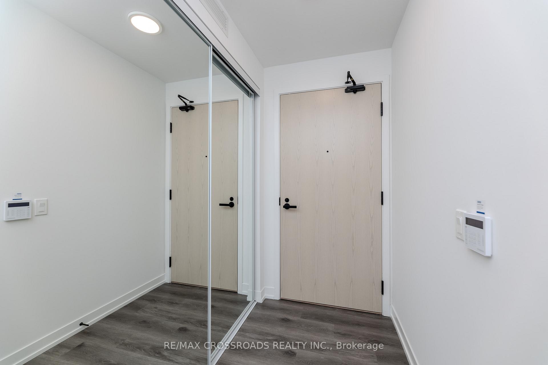 Photo 4 of Unit 702, 225 Commerce Street, Vaughan, Vaughan Corporate Centre — HOMEH