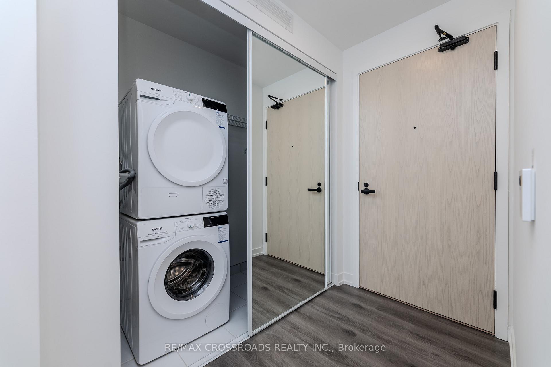 Photo 5 of Unit 702, 225 Commerce Street, Vaughan, Vaughan Corporate Centre — HOMEH