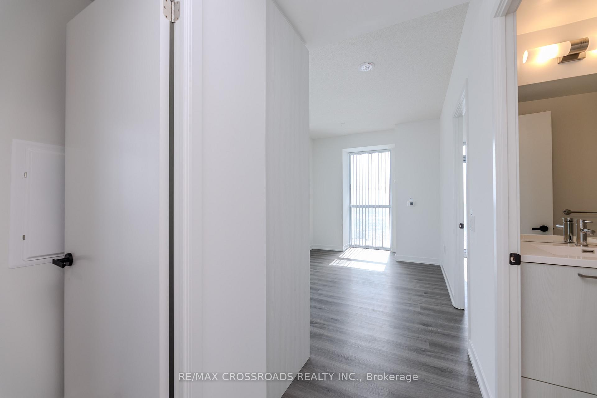 Photo 7 of Unit 702, 225 Commerce Street, Vaughan, Vaughan Corporate Centre — HOMEH