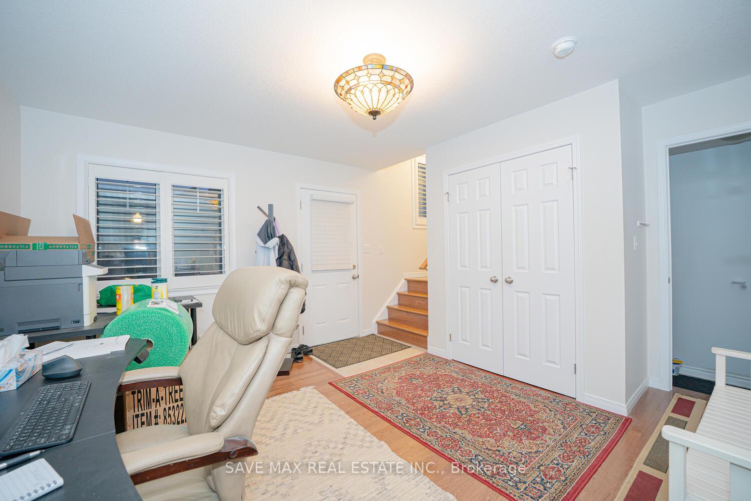 Photo 8 of 15 Eliza Avenue N, Kitchener, Larentian West — HOMEH