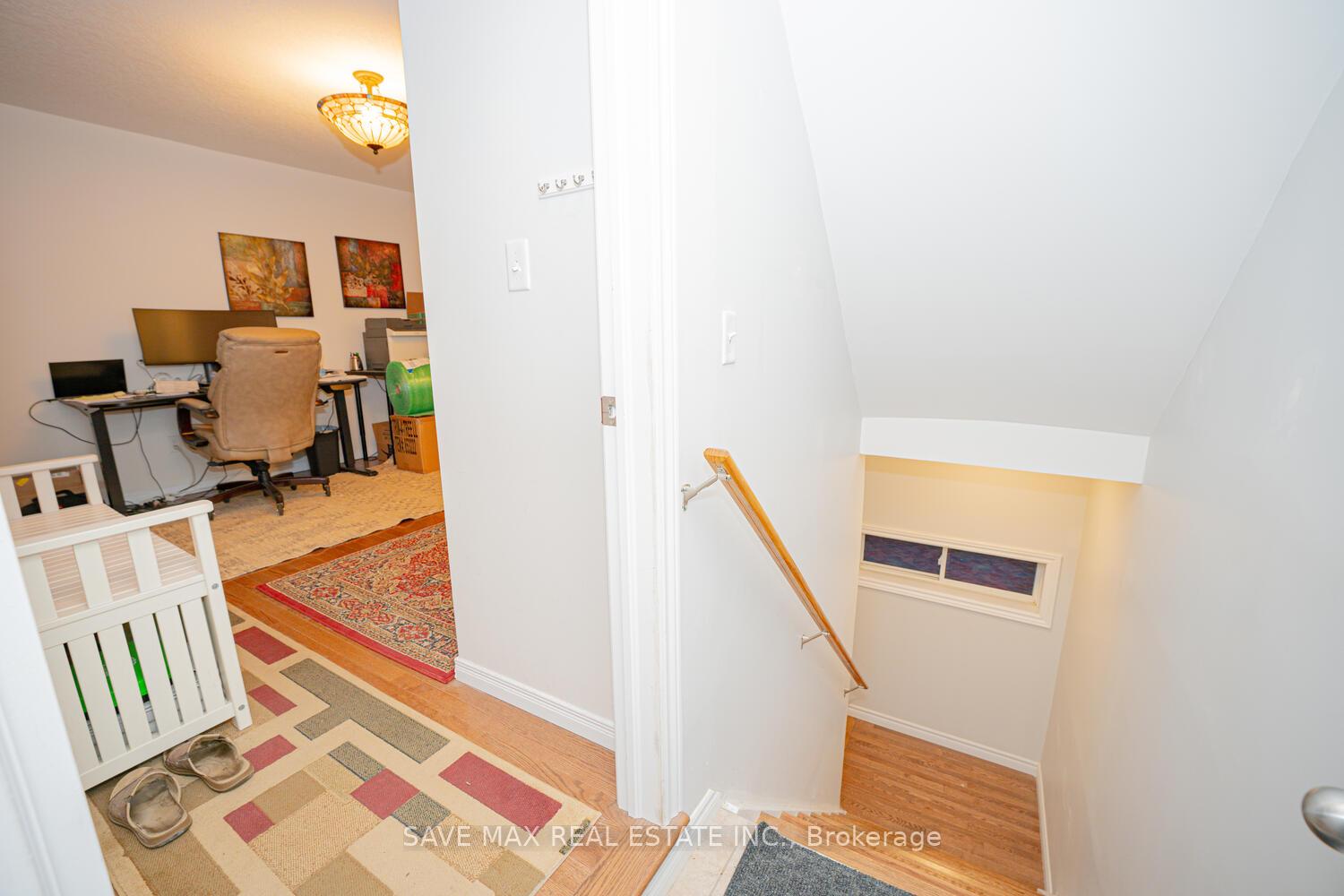 Photo 9 of 15 Eliza Avenue N, Kitchener, Larentian West — HOMEH
