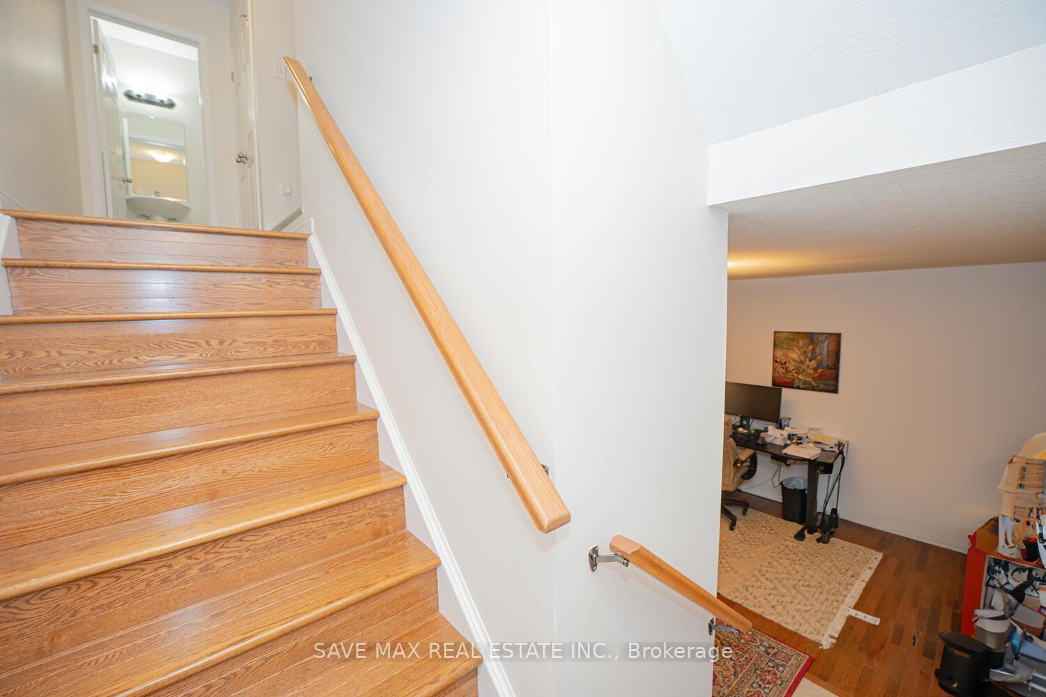 Photo 10 of 15 Eliza Avenue N, Kitchener, Larentian West — HOMEH