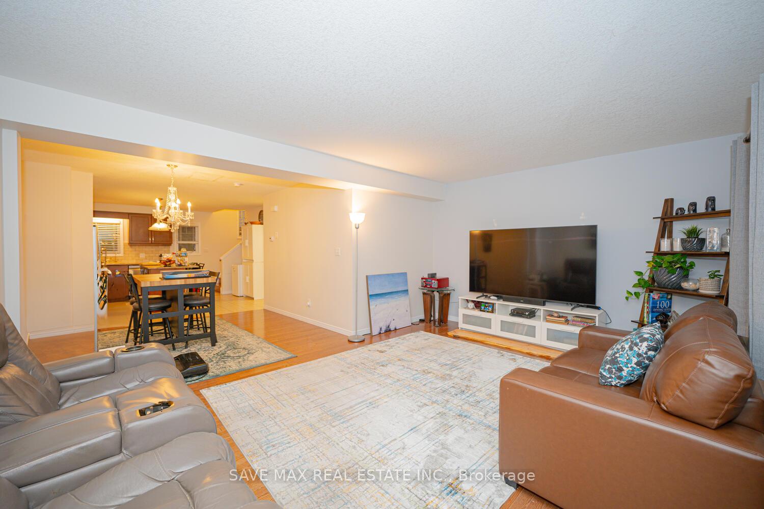 Photo 21 of 15 Eliza Avenue N, Kitchener, Larentian West — HOMEH