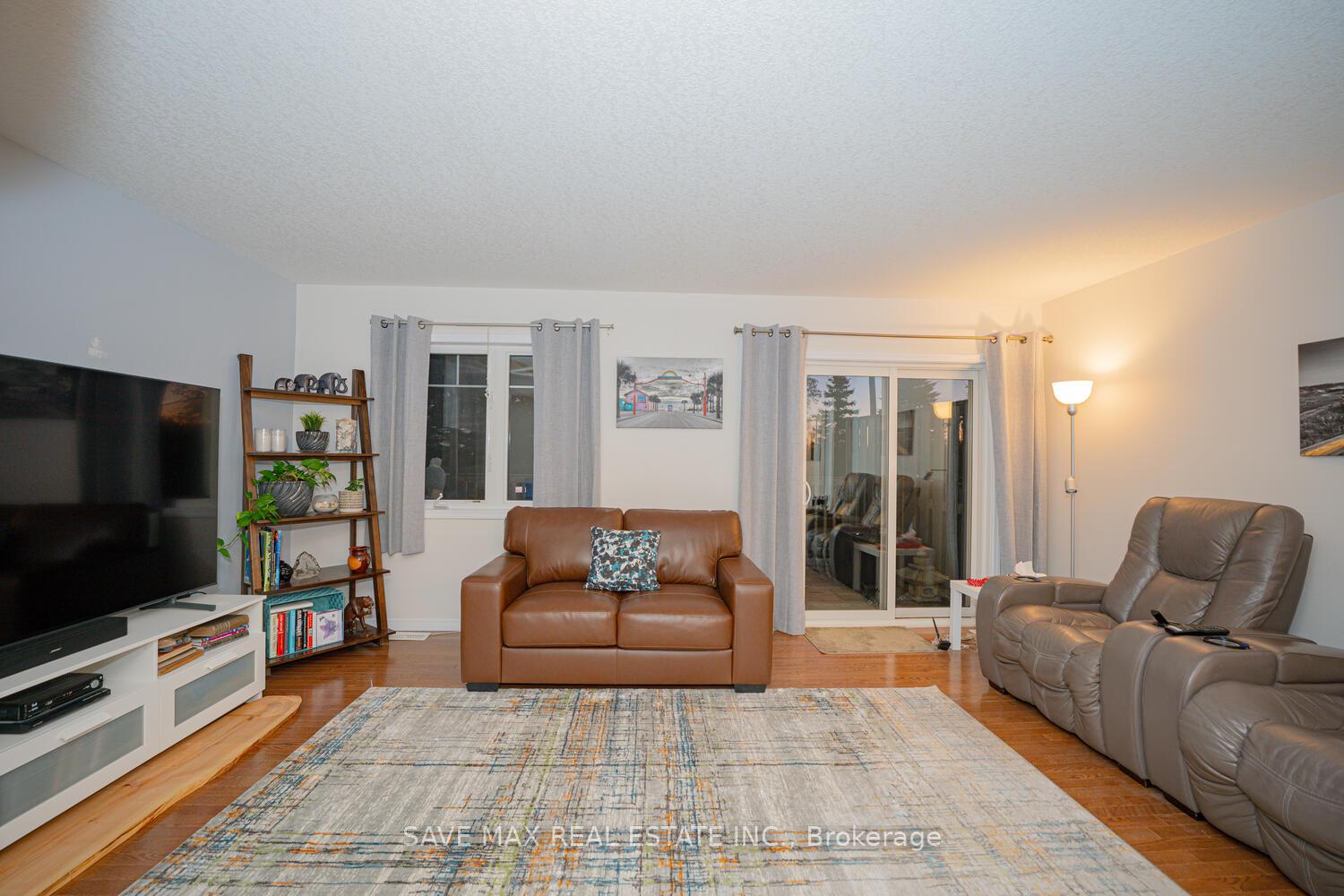 Photo 63 of 15 Eliza Avenue N, Kitchener, Larentian West — HOMEH