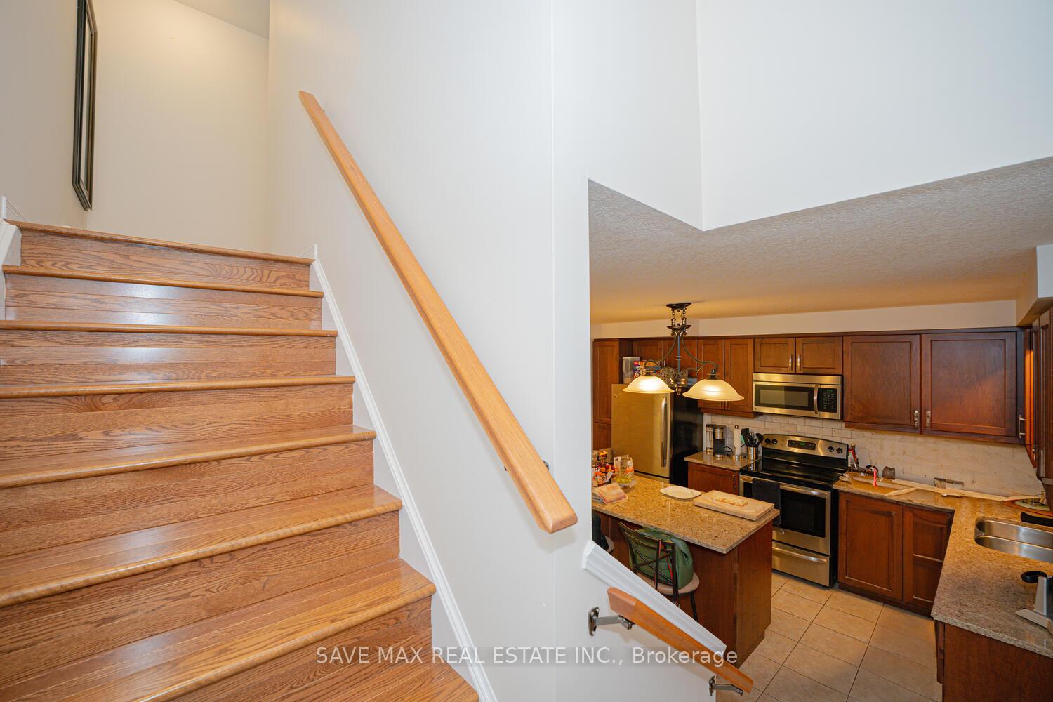 Photo 69 of 15 Eliza Avenue N, Kitchener, Larentian West — HOMEH