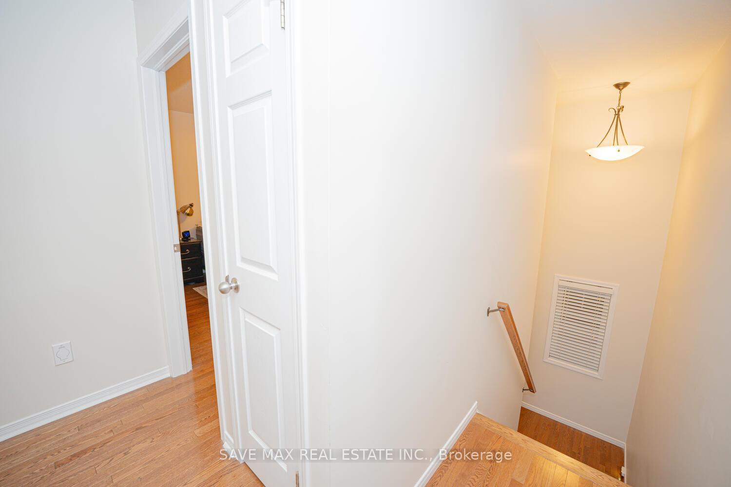 Photo 70 of 15 Eliza Avenue N, Kitchener, Larentian West — HOMEH