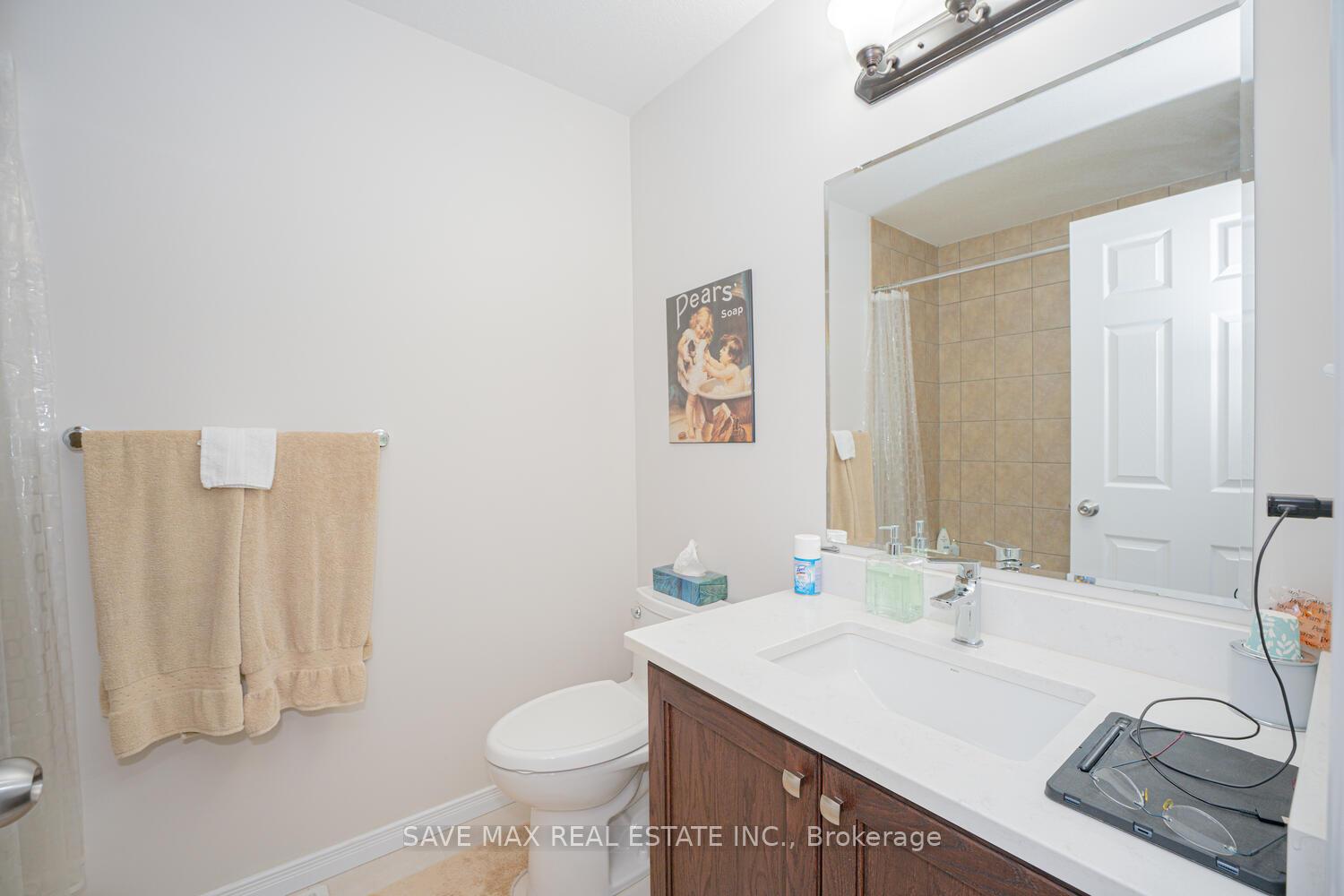 Photo 76 of 15 Eliza Avenue N, Kitchener, Larentian West — HOMEH