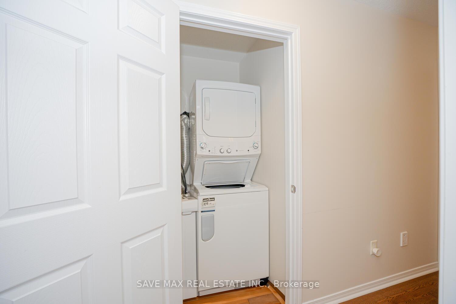 Photo 84 of 15 Eliza Avenue N, Kitchener, Larentian West — HOMEH