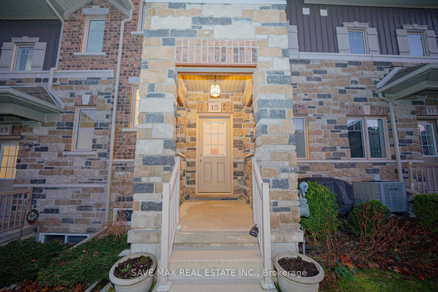 Photo 24 of 15 Eliza Avenue N, Kitchener, Larentian West — HOMEH