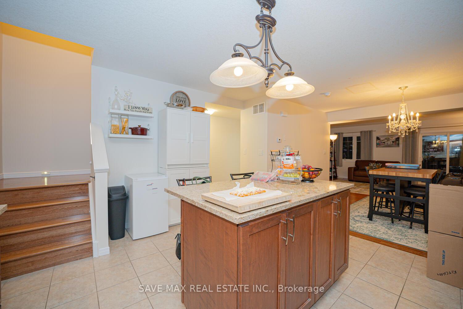Photo 33 of 15 Eliza Avenue N, Kitchener, Larentian West — HOMEH