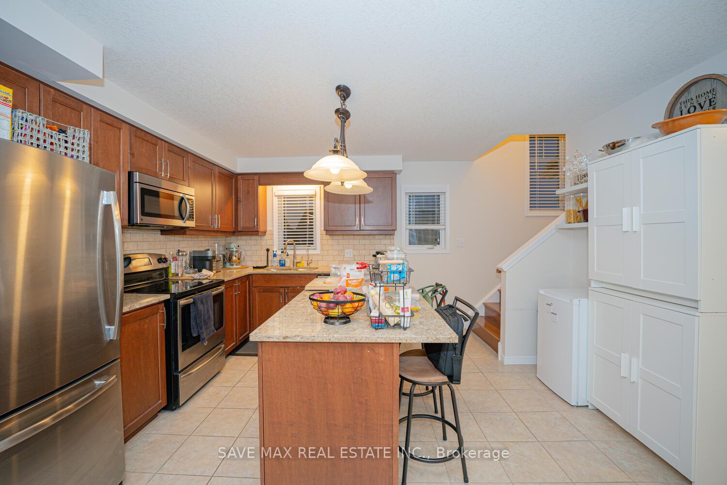 Photo 36 of 15 Eliza Avenue N, Kitchener, Larentian West — HOMEH