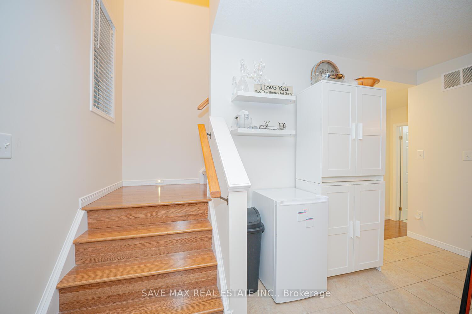 Photo 48 of 15 Eliza Avenue N, Kitchener, Larentian West — HOMEH