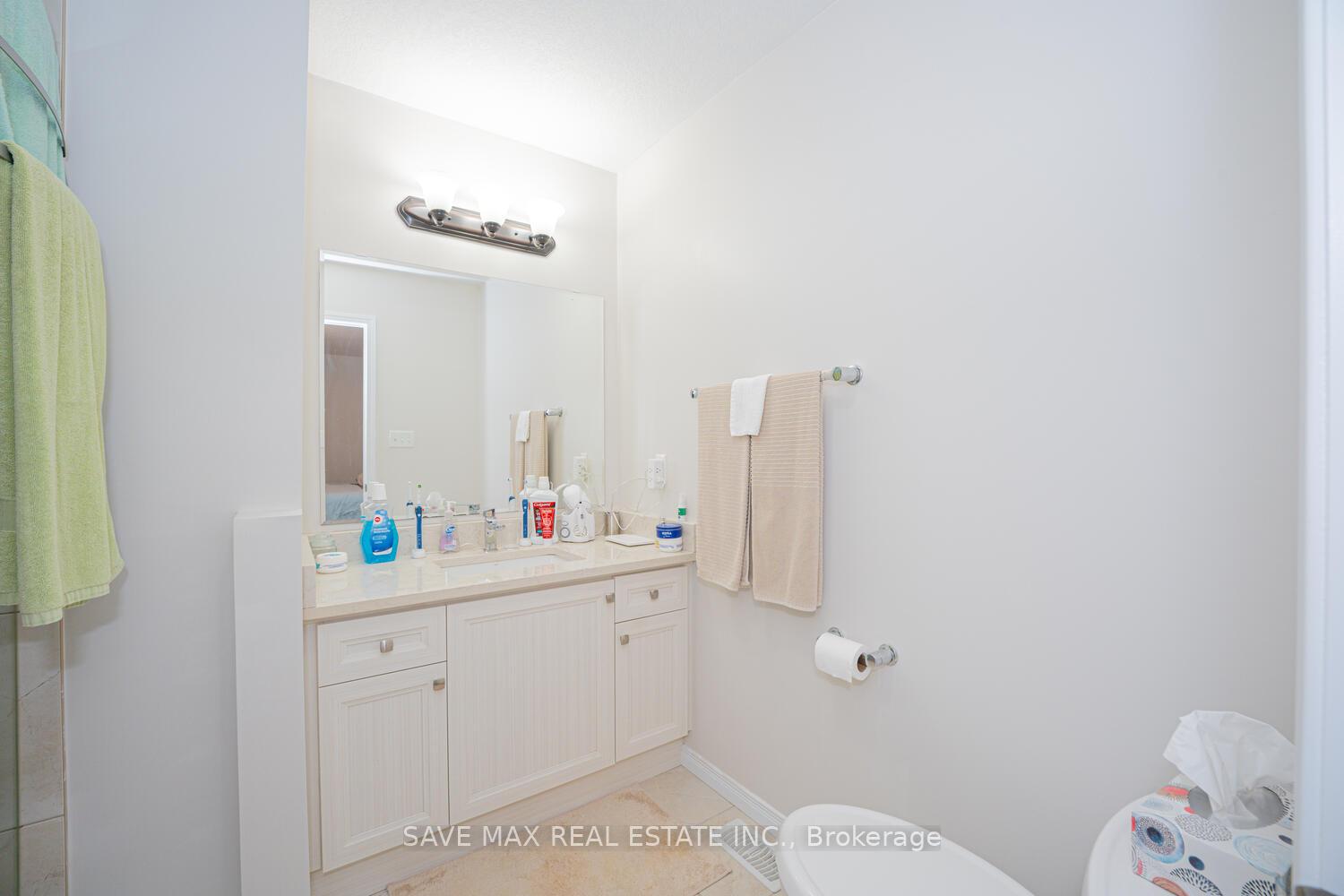 Photo 55 of 15 Eliza Avenue N, Kitchener, Larentian West — HOMEH