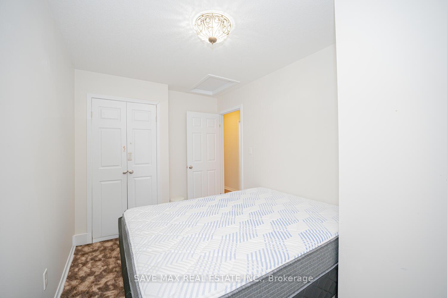 Photo 58 of 15 Eliza Avenue N, Kitchener, Larentian West — HOMEH