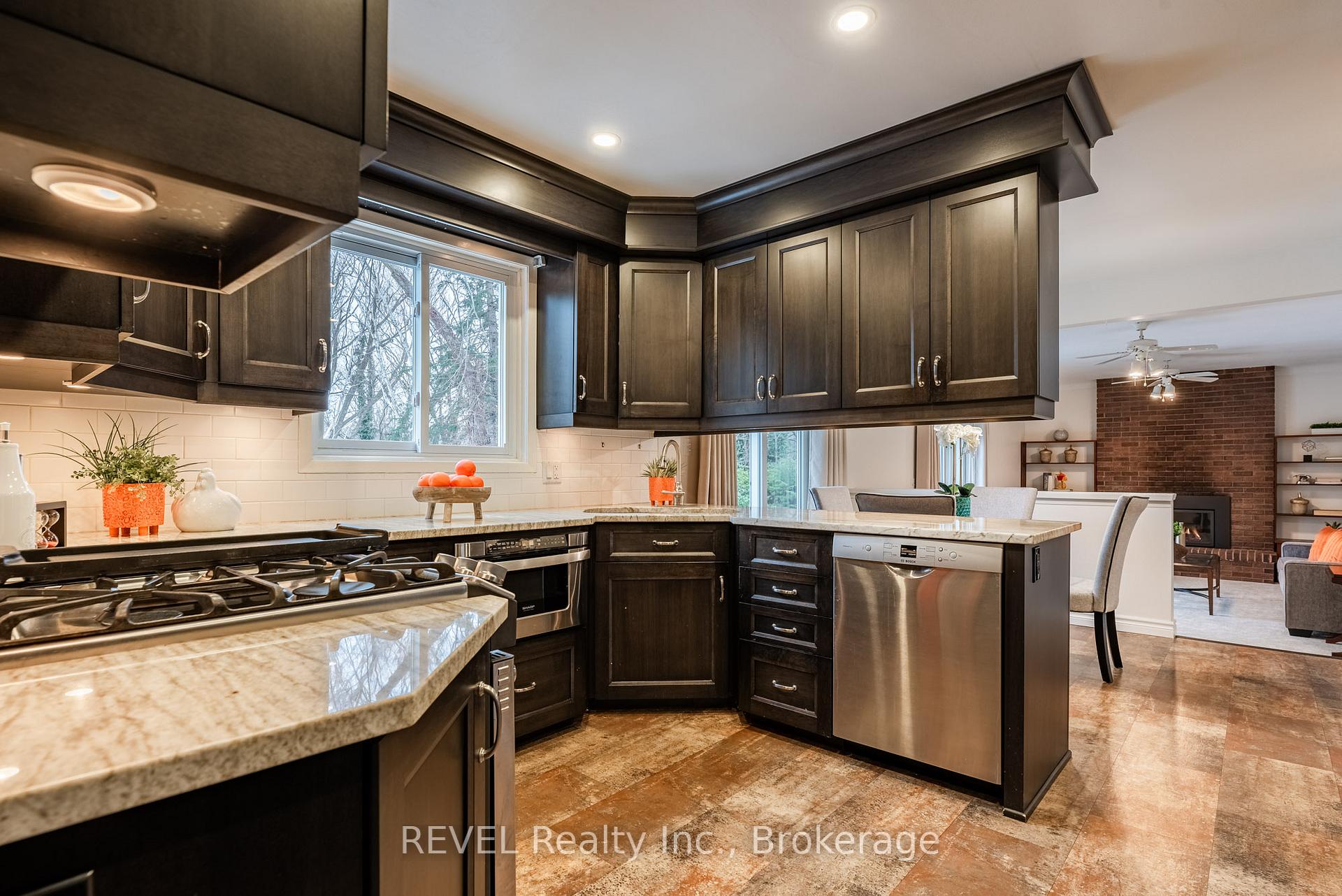 Photo 11 of 76 Spring Garden Boulevard, St. Catharines, Lakeshore — HOMEH