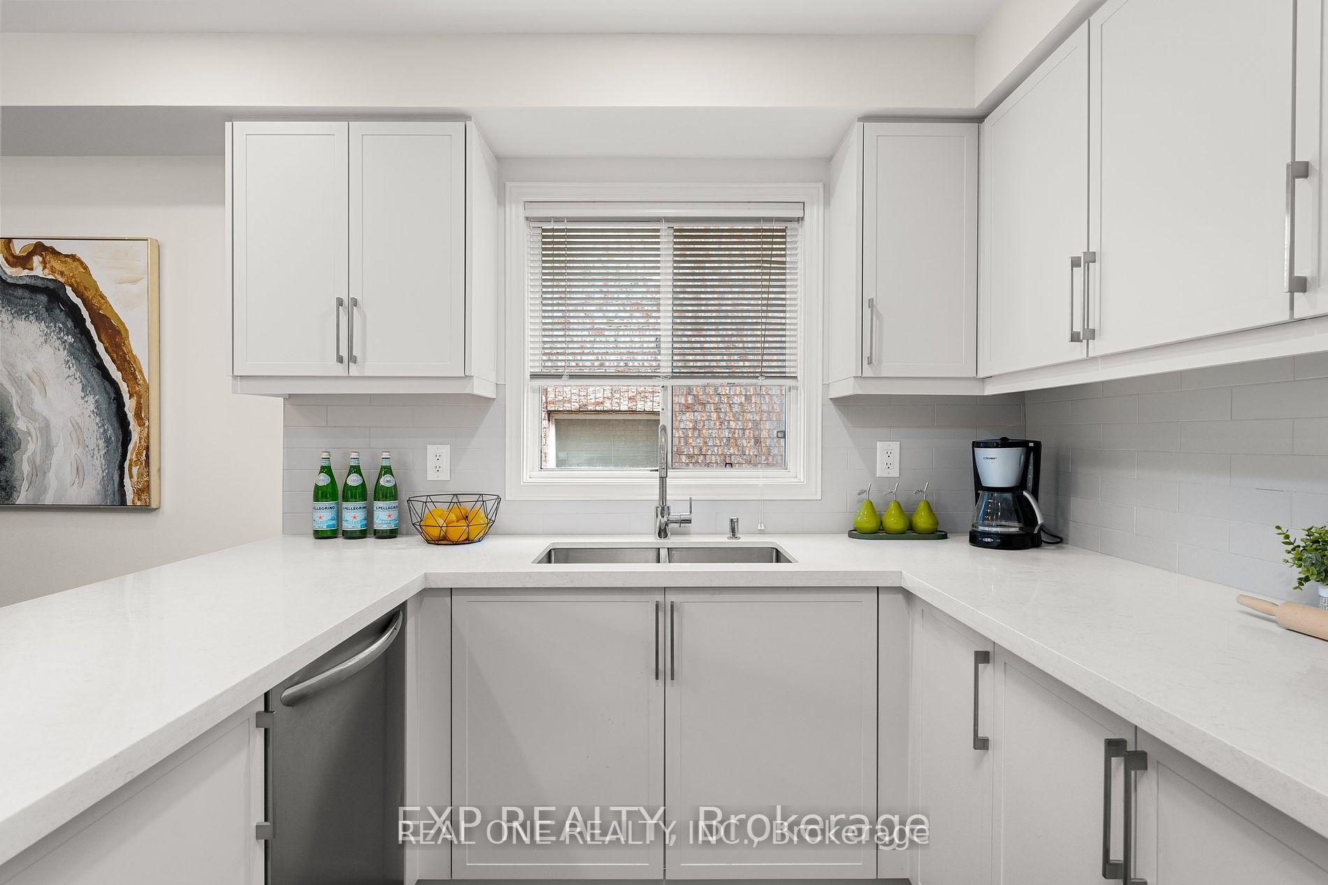 Photo 6 of 42 Buttonwood Trail, Aurora, Aurora Highlands — HOMEH