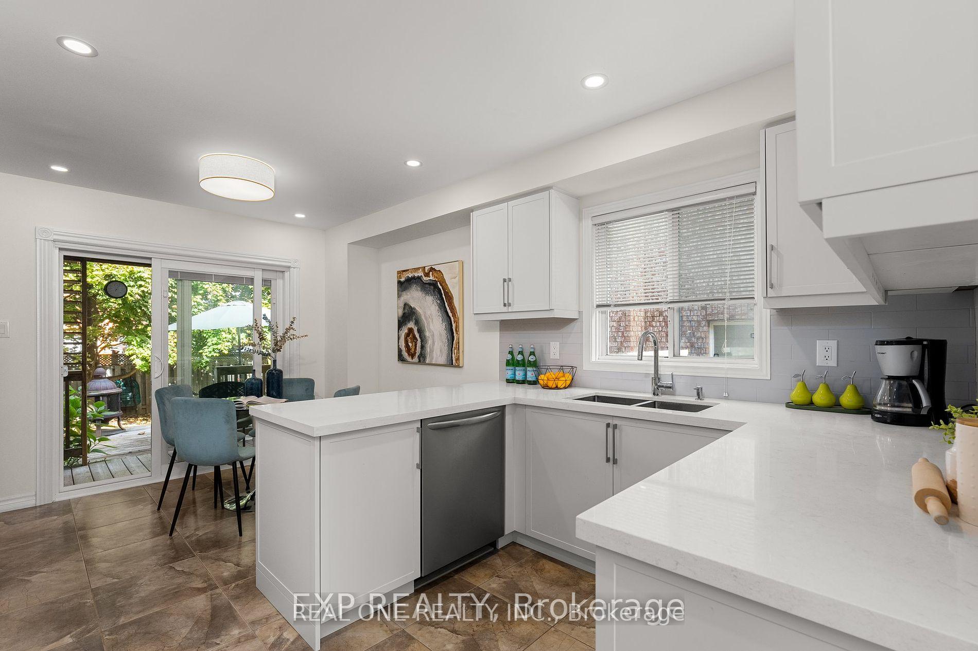 Photo 7 of 42 Buttonwood Trail, Aurora, Aurora Highlands — HOMEH