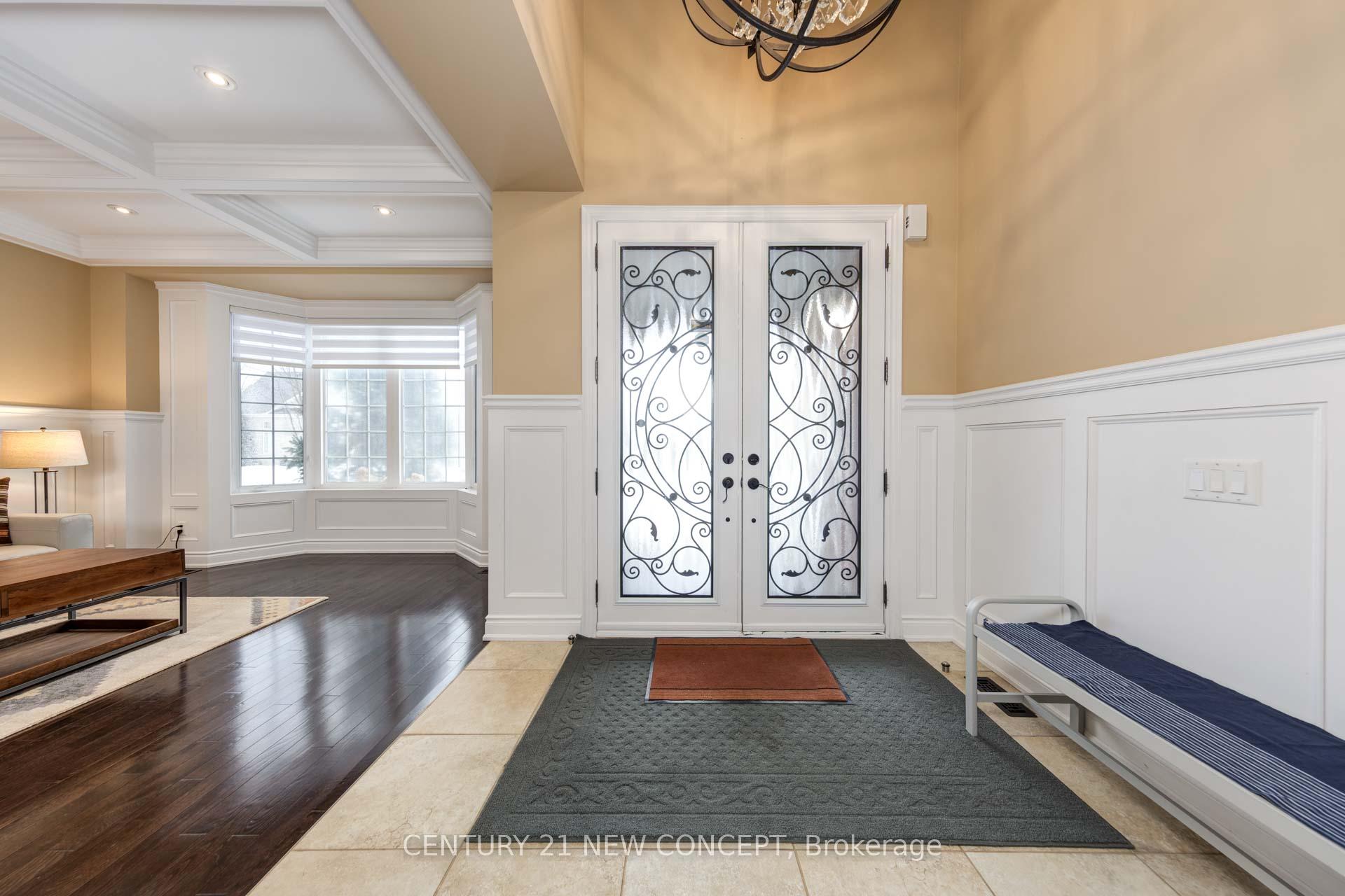 Photo 2 of 8 Sir Angelo Way, Vaughan, Patterson — HOMEH