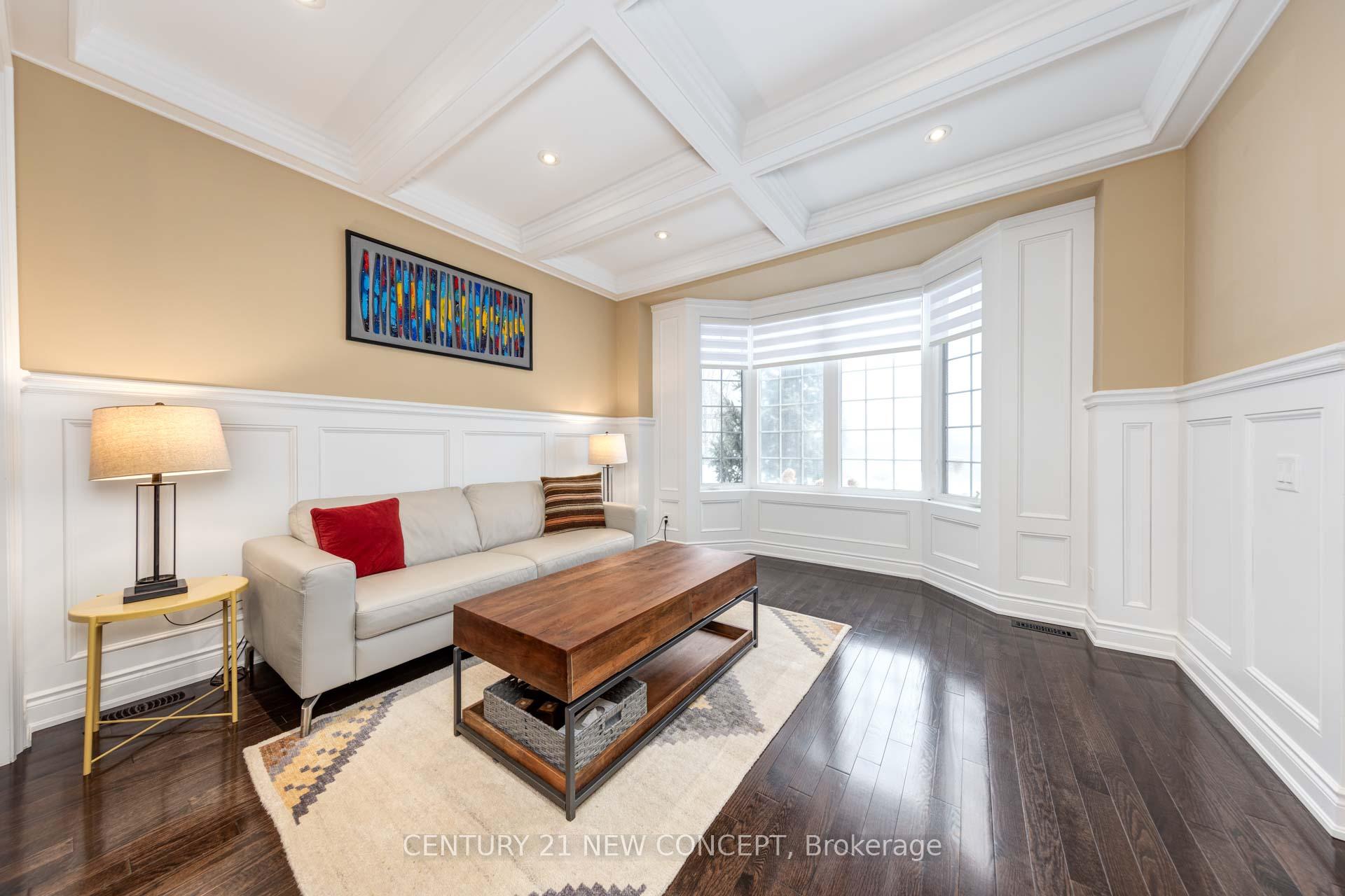 Photo 3 of 8 Sir Angelo Way, Vaughan, Patterson — HOMEH