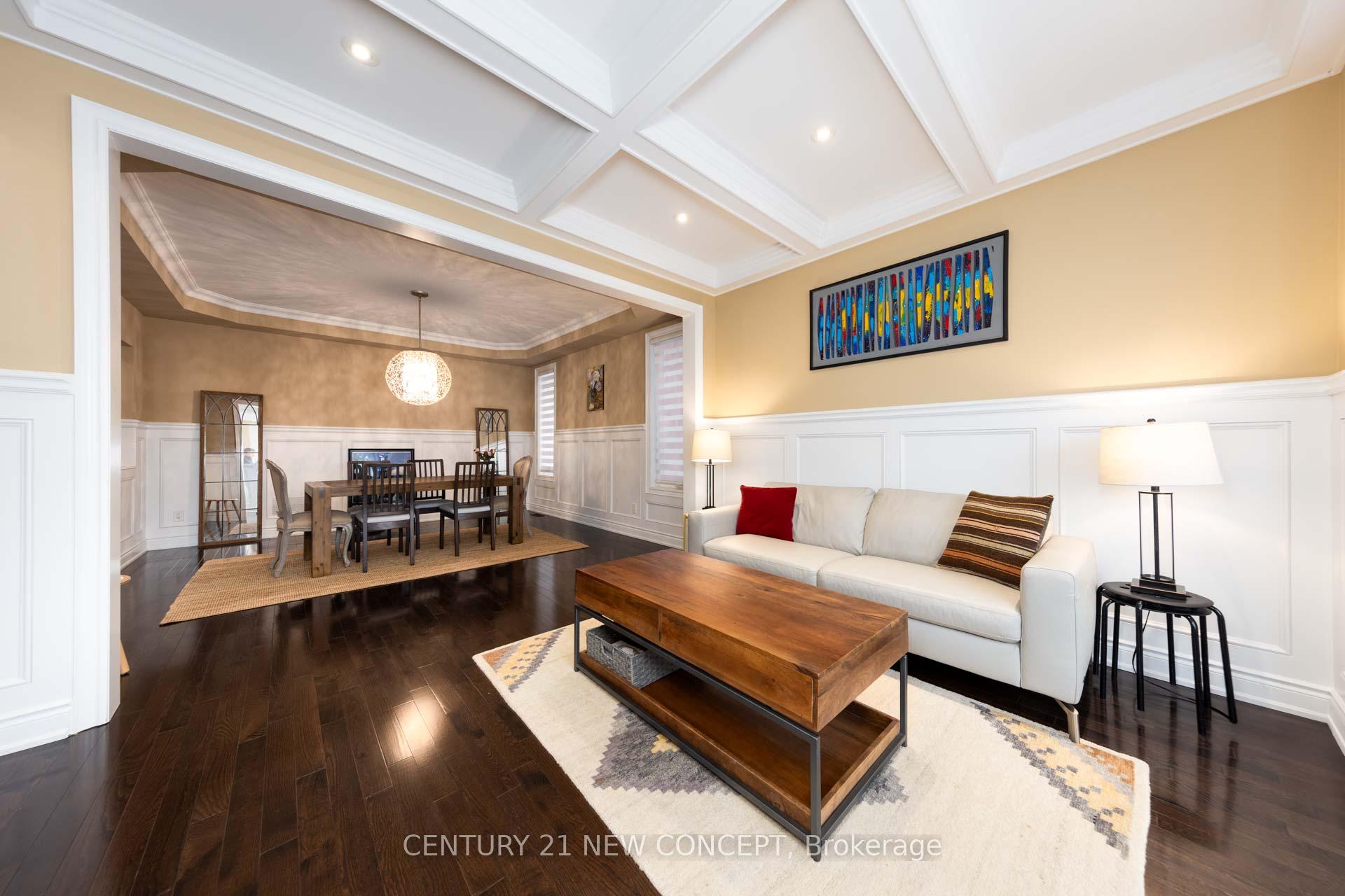 Photo 4 of 8 Sir Angelo Way, Vaughan, Patterson — HOMEH