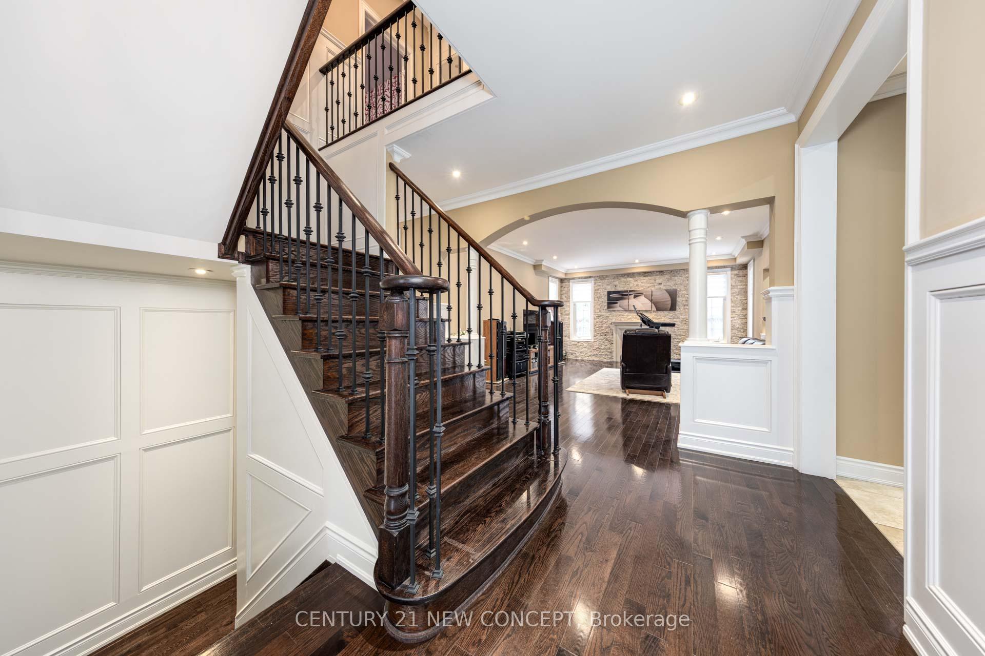 Photo 6 of 8 Sir Angelo Way, Vaughan, Patterson — HOMEH