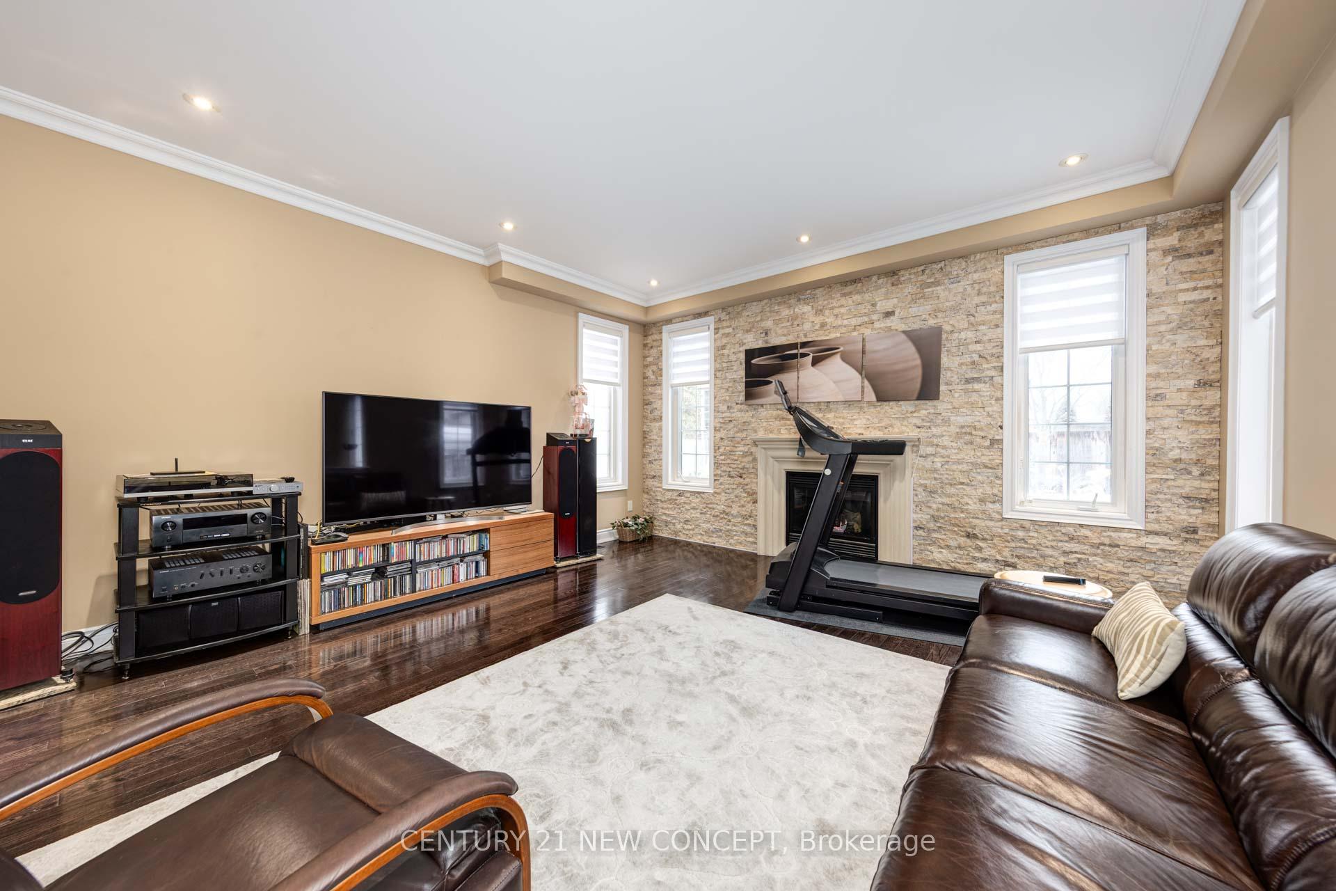 Photo 8 of 8 Sir Angelo Way, Vaughan, Patterson — HOMEH