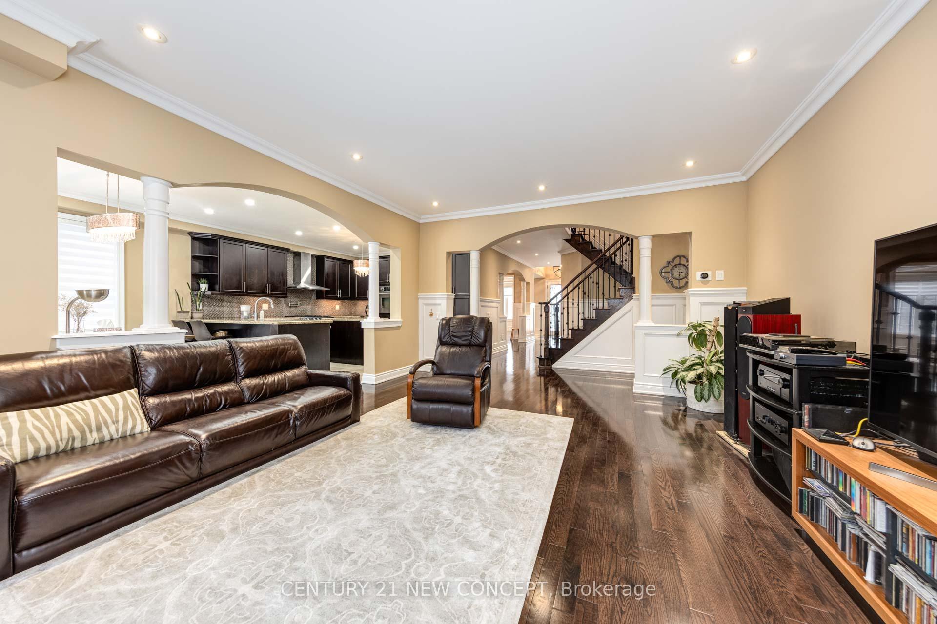 Photo 9 of 8 Sir Angelo Way, Vaughan, Patterson — HOMEH