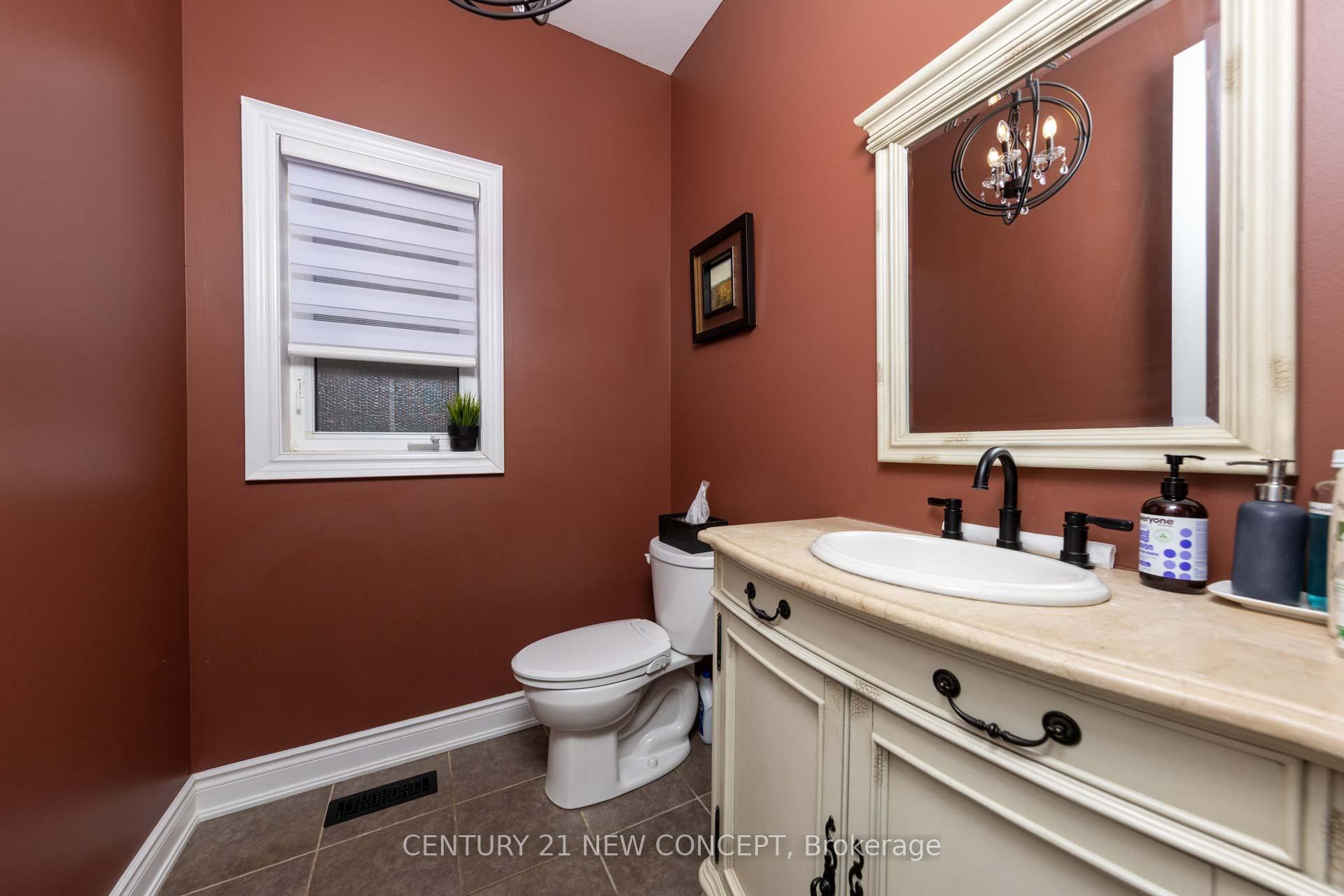 Photo 12 of 8 Sir Angelo Way, Vaughan, Patterson — HOMEH