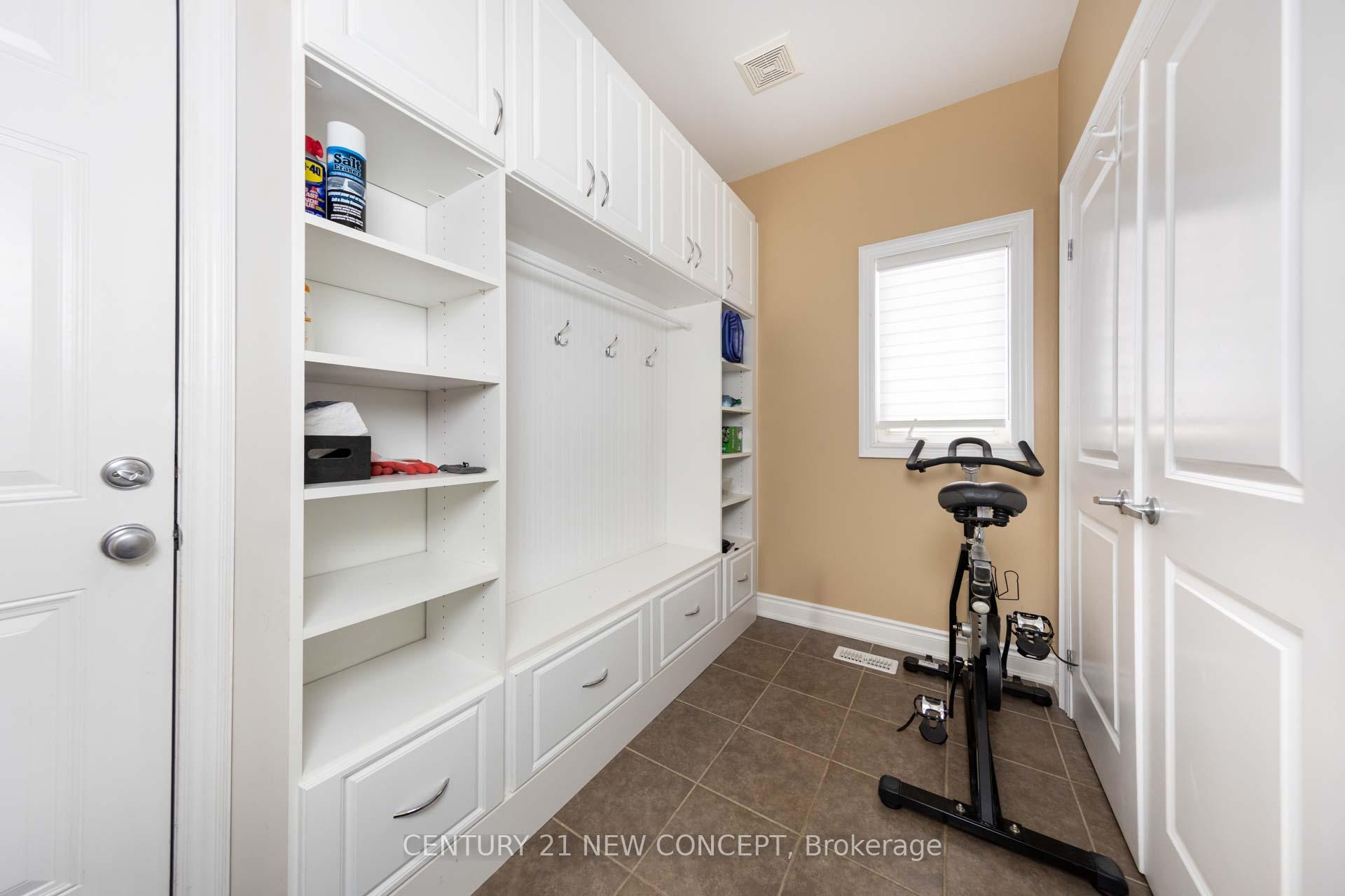 Photo 13 of 8 Sir Angelo Way, Vaughan, Patterson — HOMEH