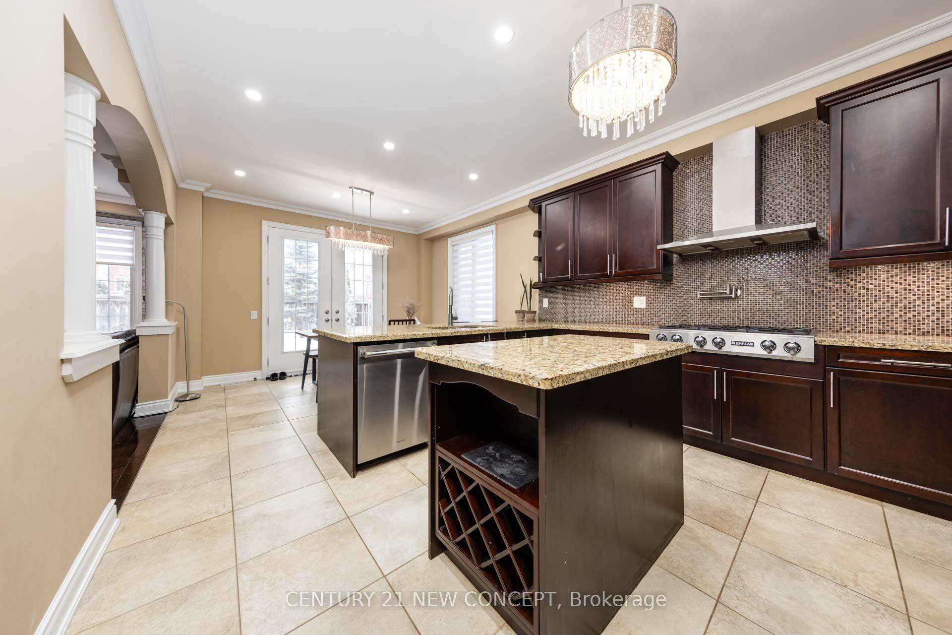 Photo 14 of 8 Sir Angelo Way, Vaughan, Patterson — HOMEH
