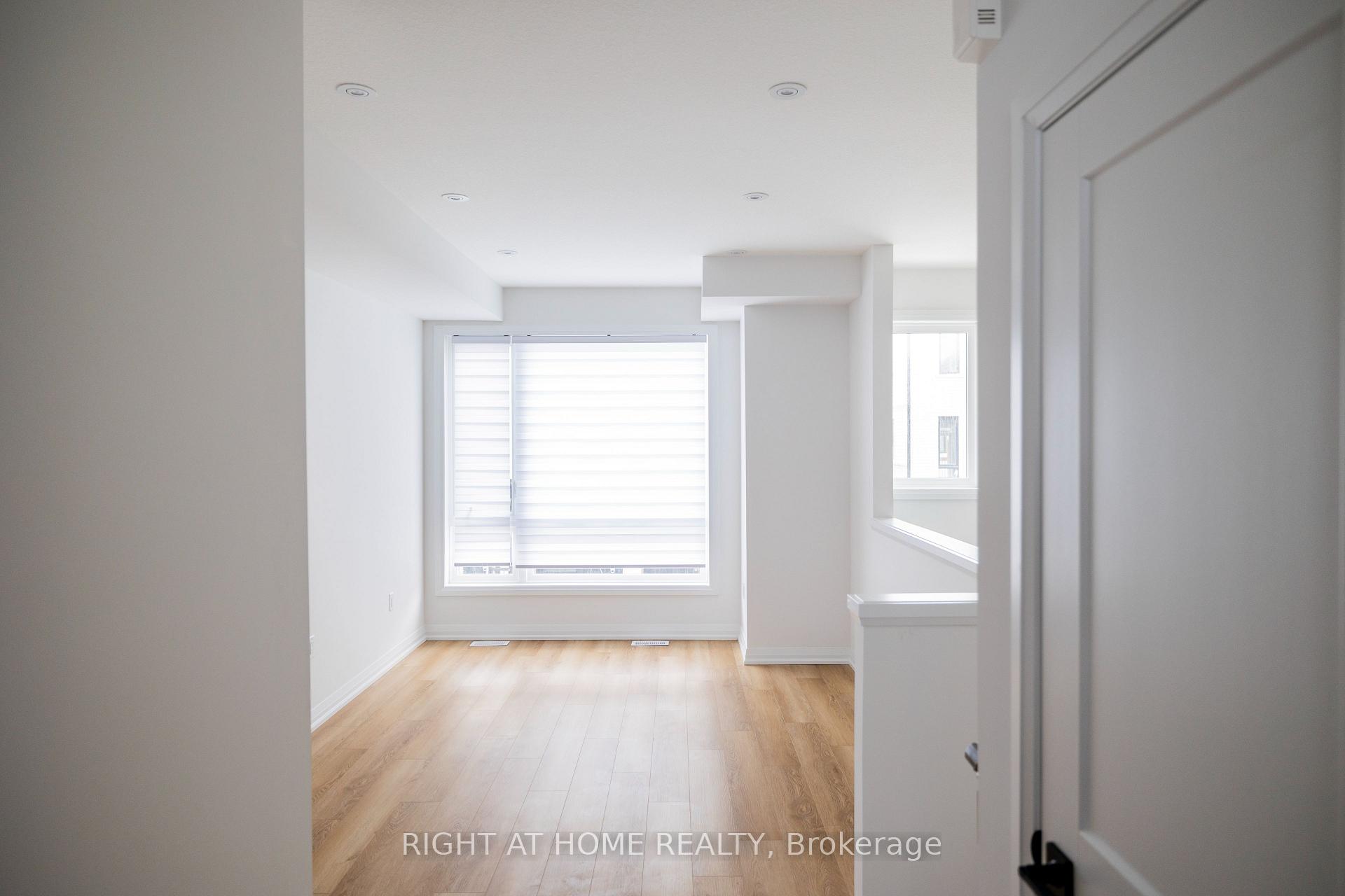 Photo 6 of Unit 18, 55 Tom Brown Drive, Brant, Paris — HOMEH